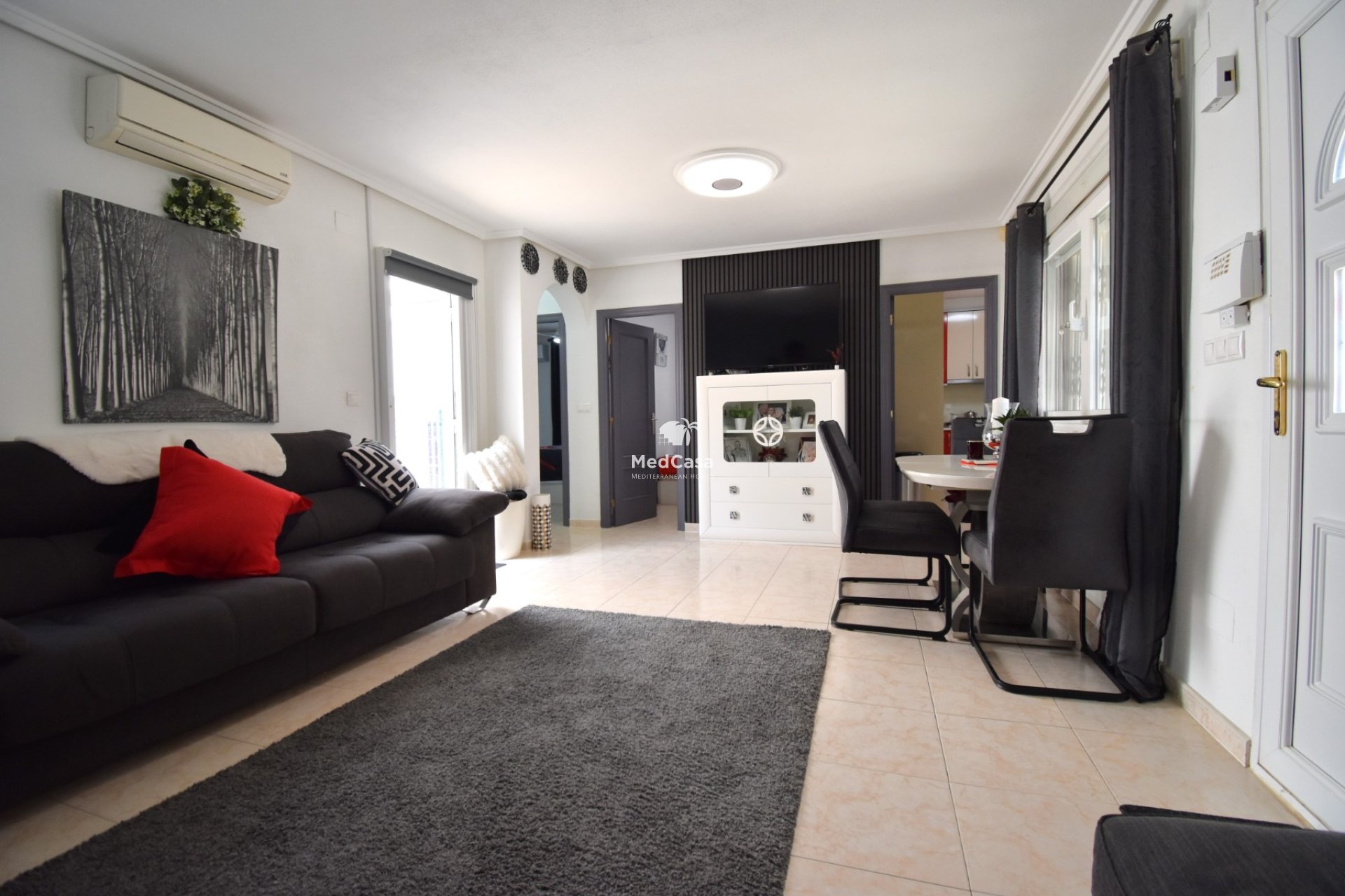 Resale - Villa -
Orihuela Costa - Playa Flamenca