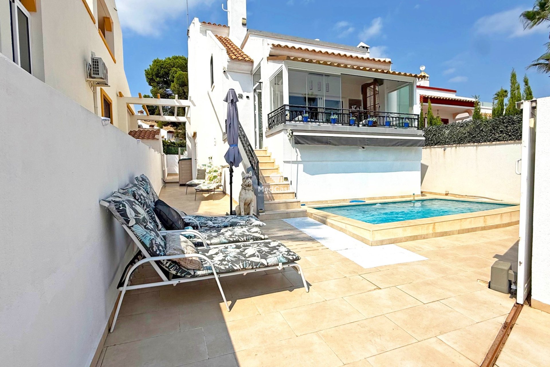 Resale - Villa -
Orihuela Costa - Villamartín