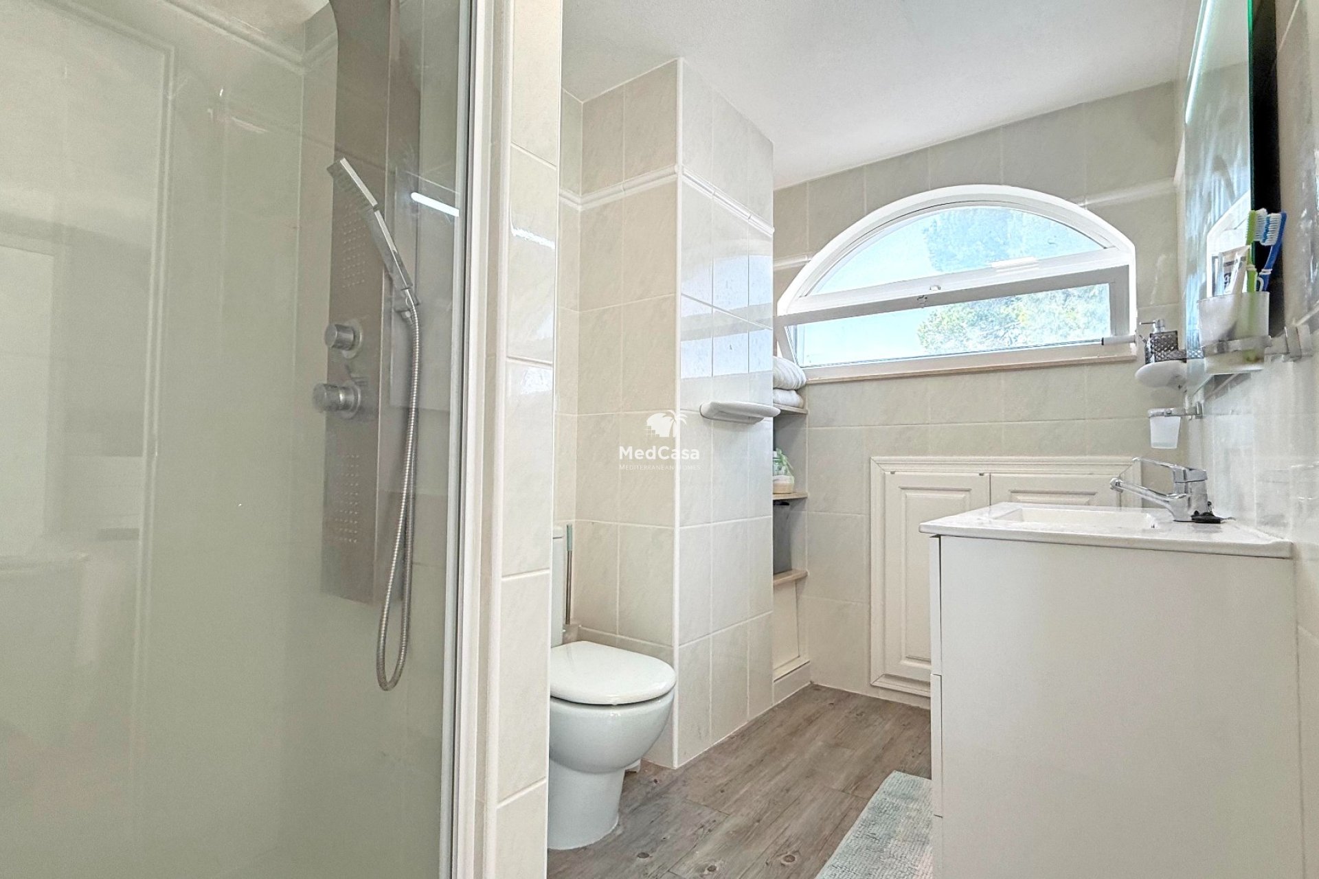 Resale - Villa -
Orihuela Costa - Villamartín
