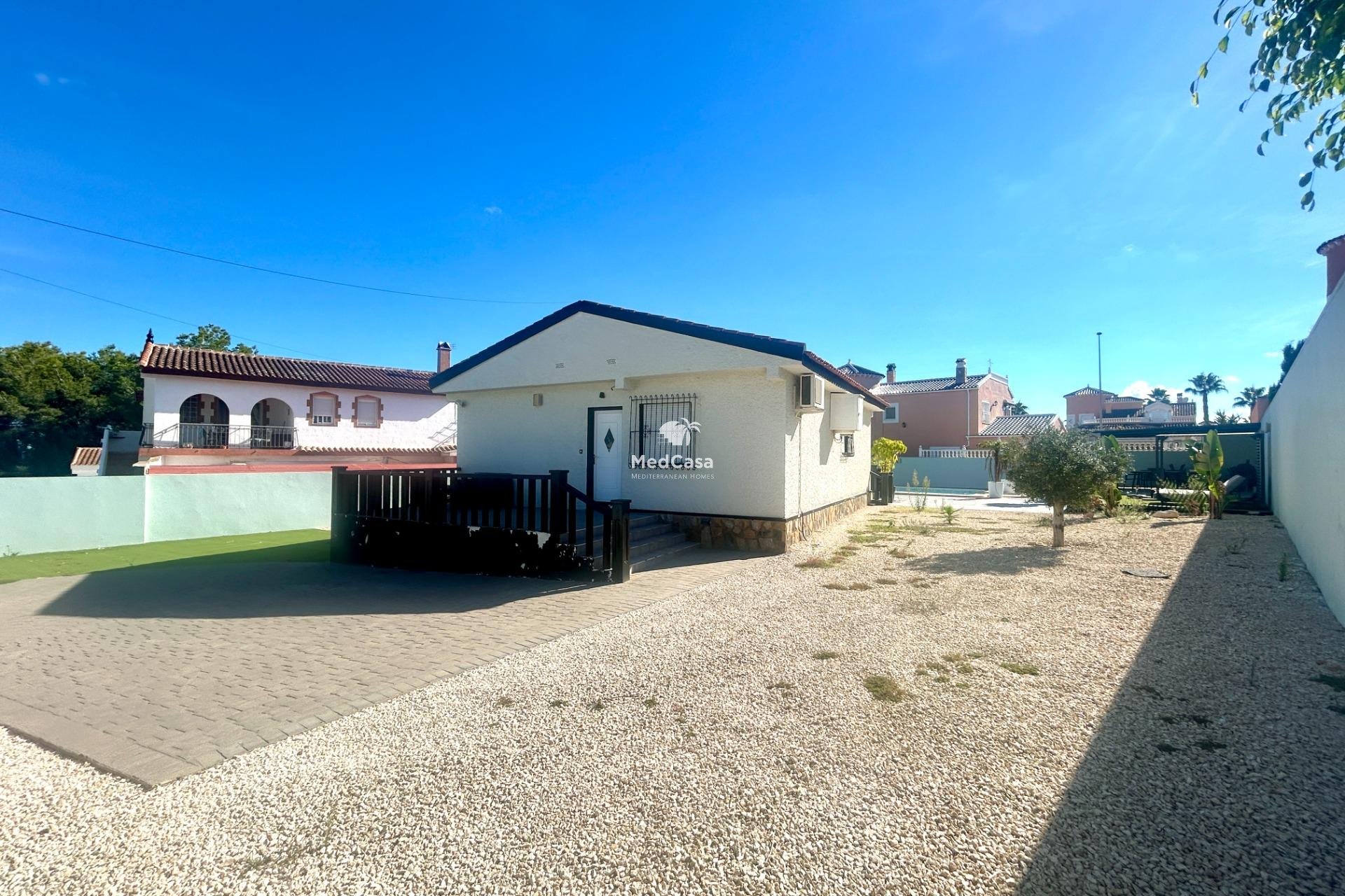 Resale - Villa -
Pilar de la Horadada - Pinar de Campoverde