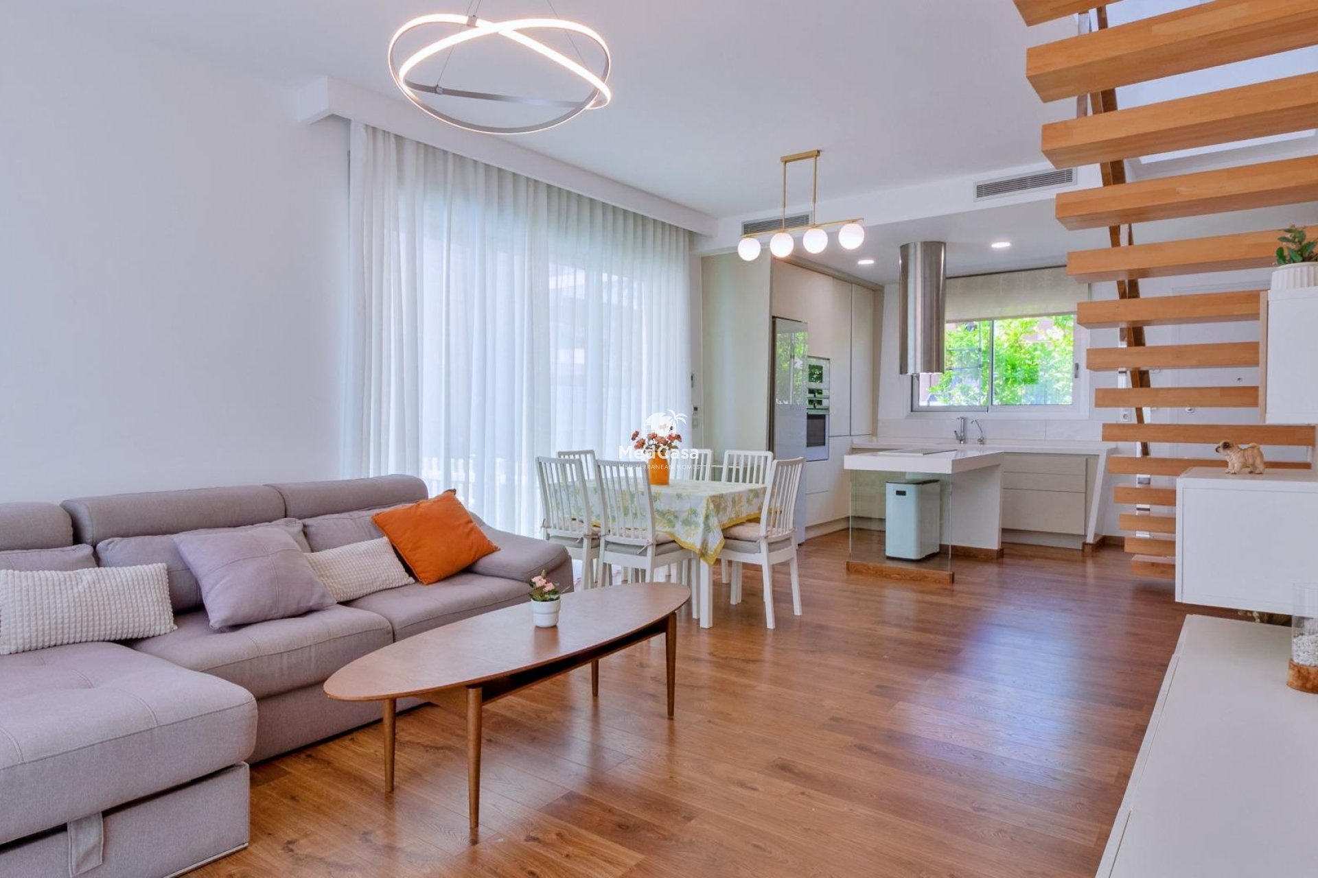 Resale - Villa -
Pilar de la Horadada - Pueblo Latino