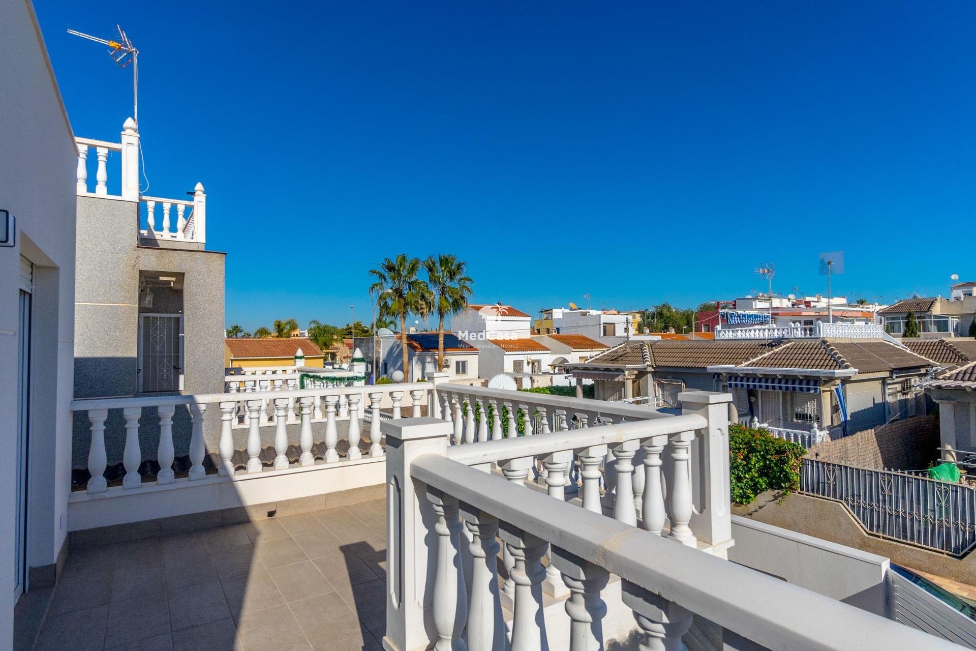 Resale - Villa -
Torrevieja - El chaparral