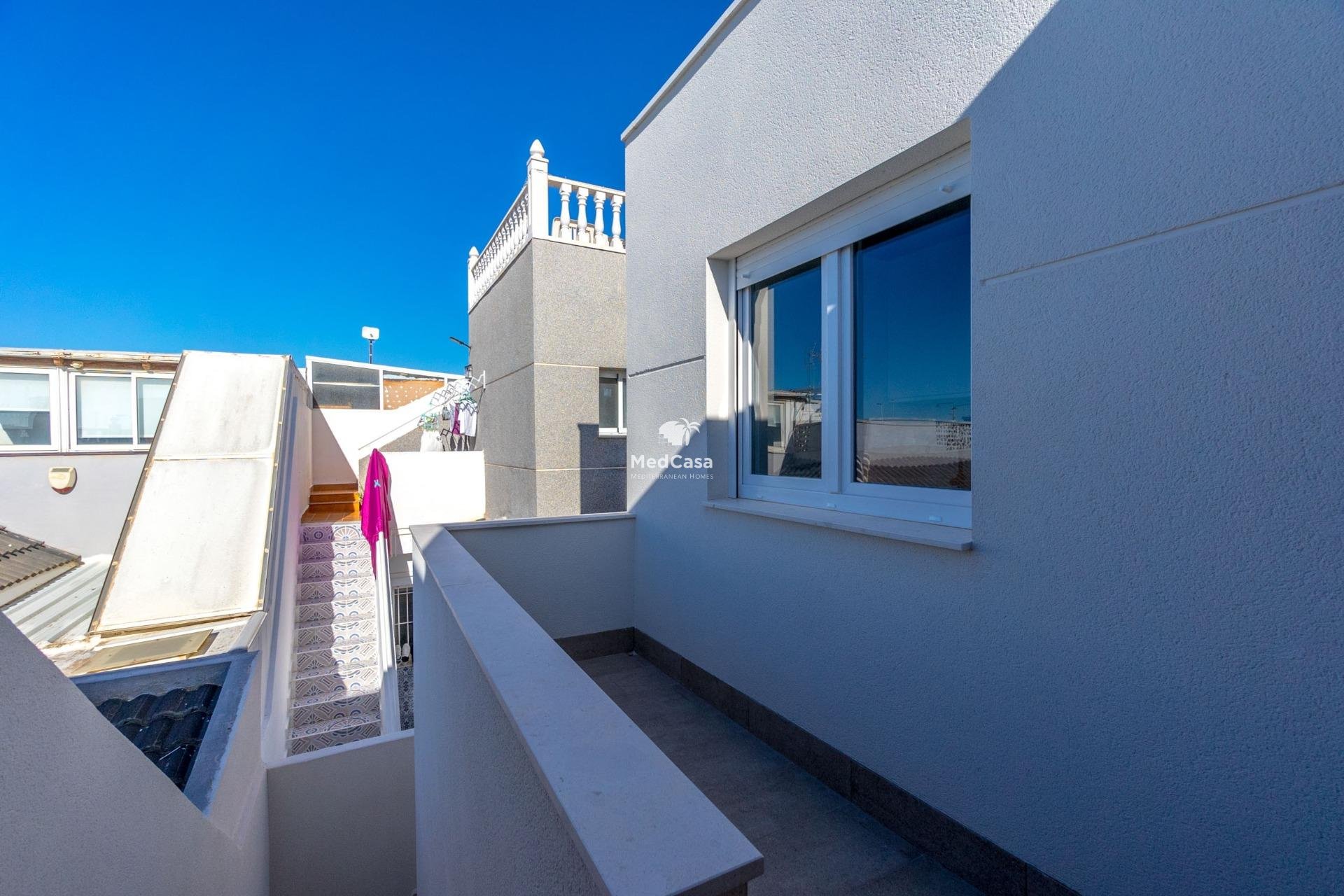 Resale - Villa -
Torrevieja - El chaparral