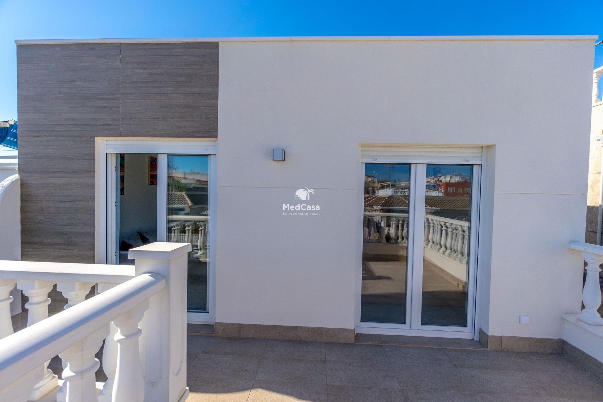 Resale - Villa -
Torrevieja - El chaparral