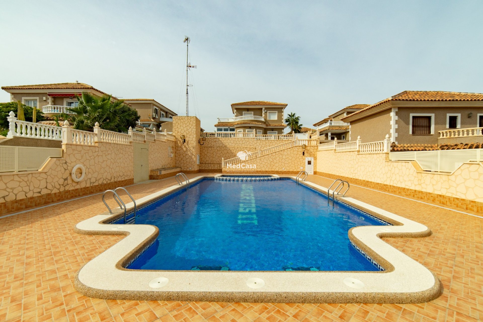 Resale - Villa -
Torrevieja - Los Balcones