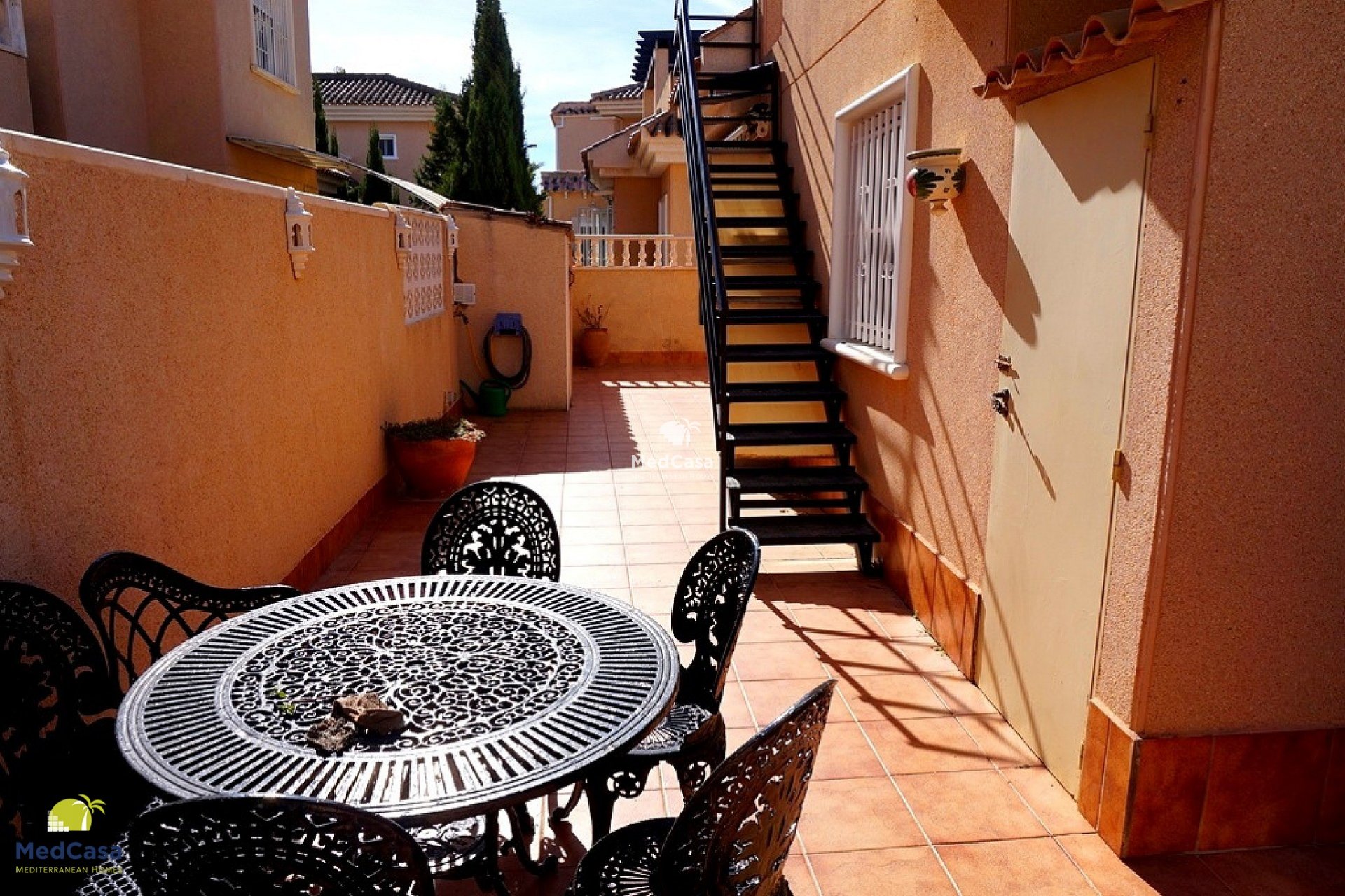 Resale - Villa -
Torrevieja