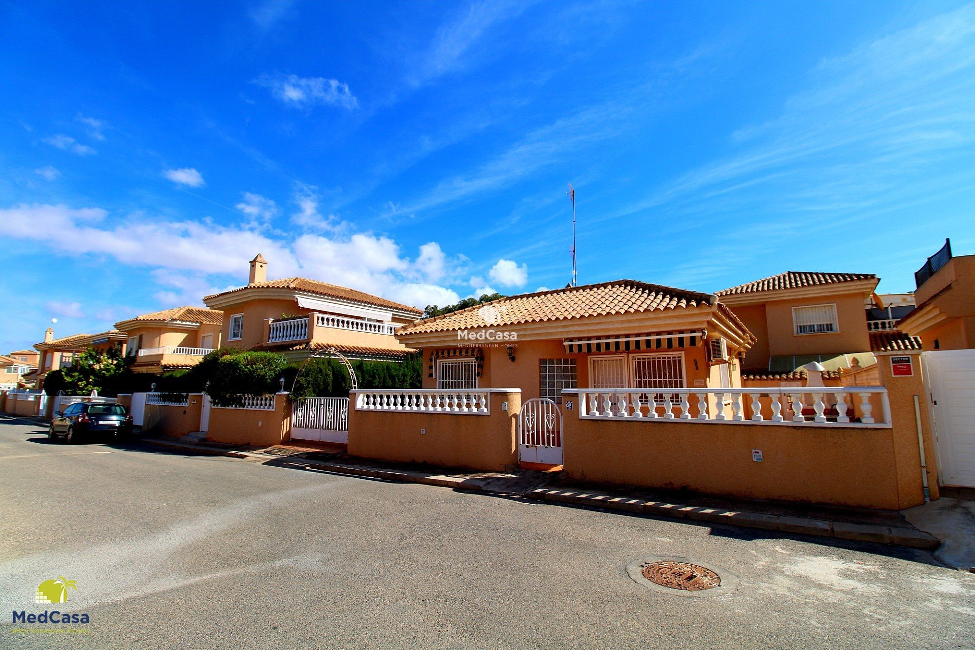 Resale - Villa -
Torrevieja