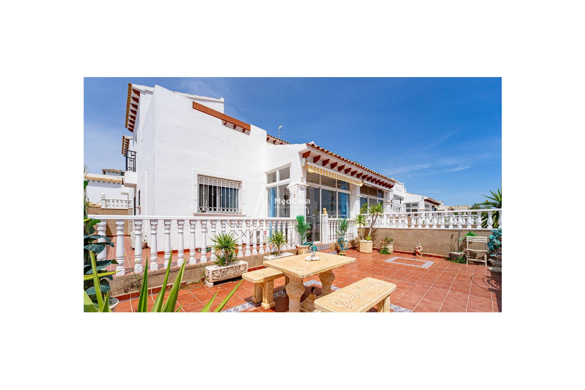 Segunda mano - Adosado esquina -
Orihuela Costa - Punta Prima