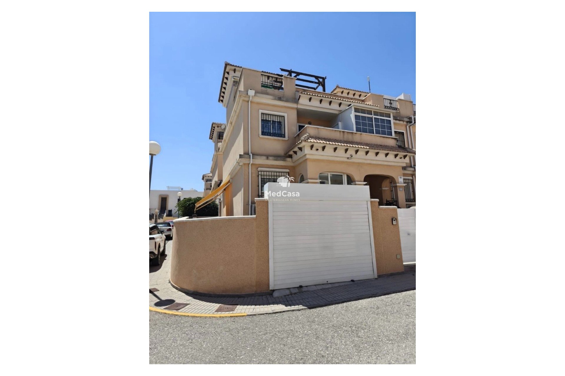 Segunda mano - Adosado esquina -
Orihuela Costa - Villamartín