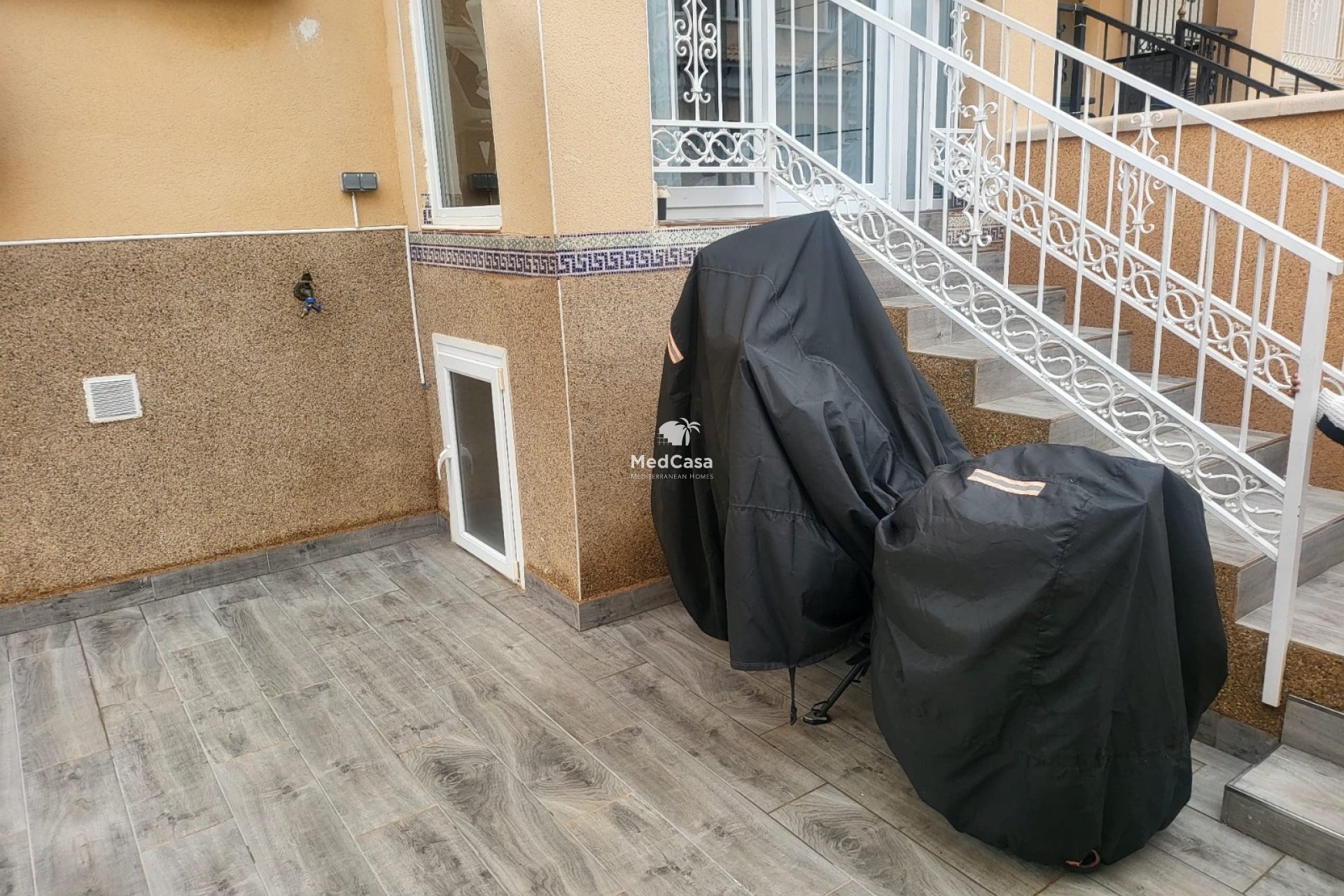 Segunda mano - Adosado esquina -
Orihuela Costa - Villamartín