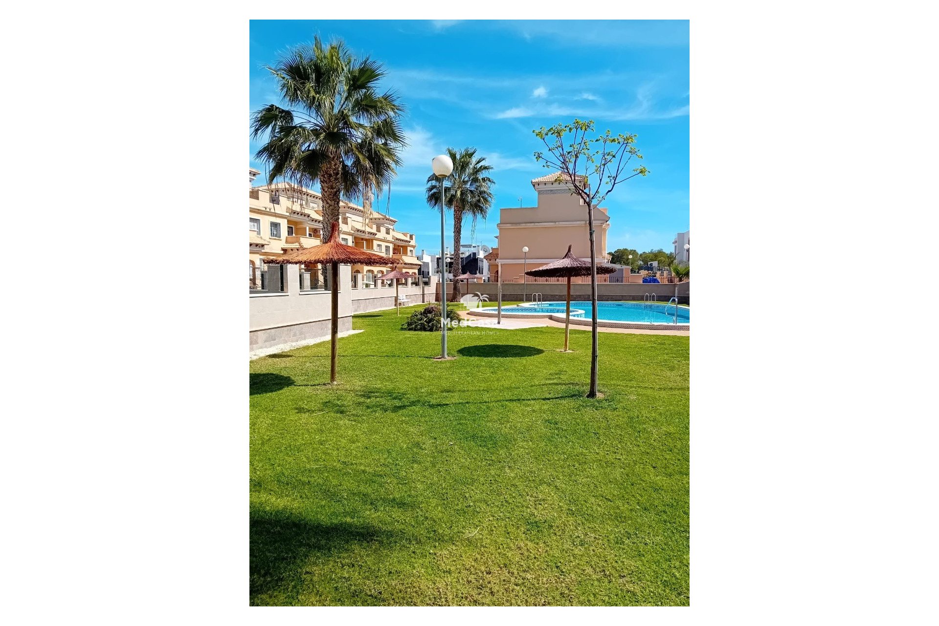 Segunda mano - Adosado esquina -
Orihuela Costa - Villamartín