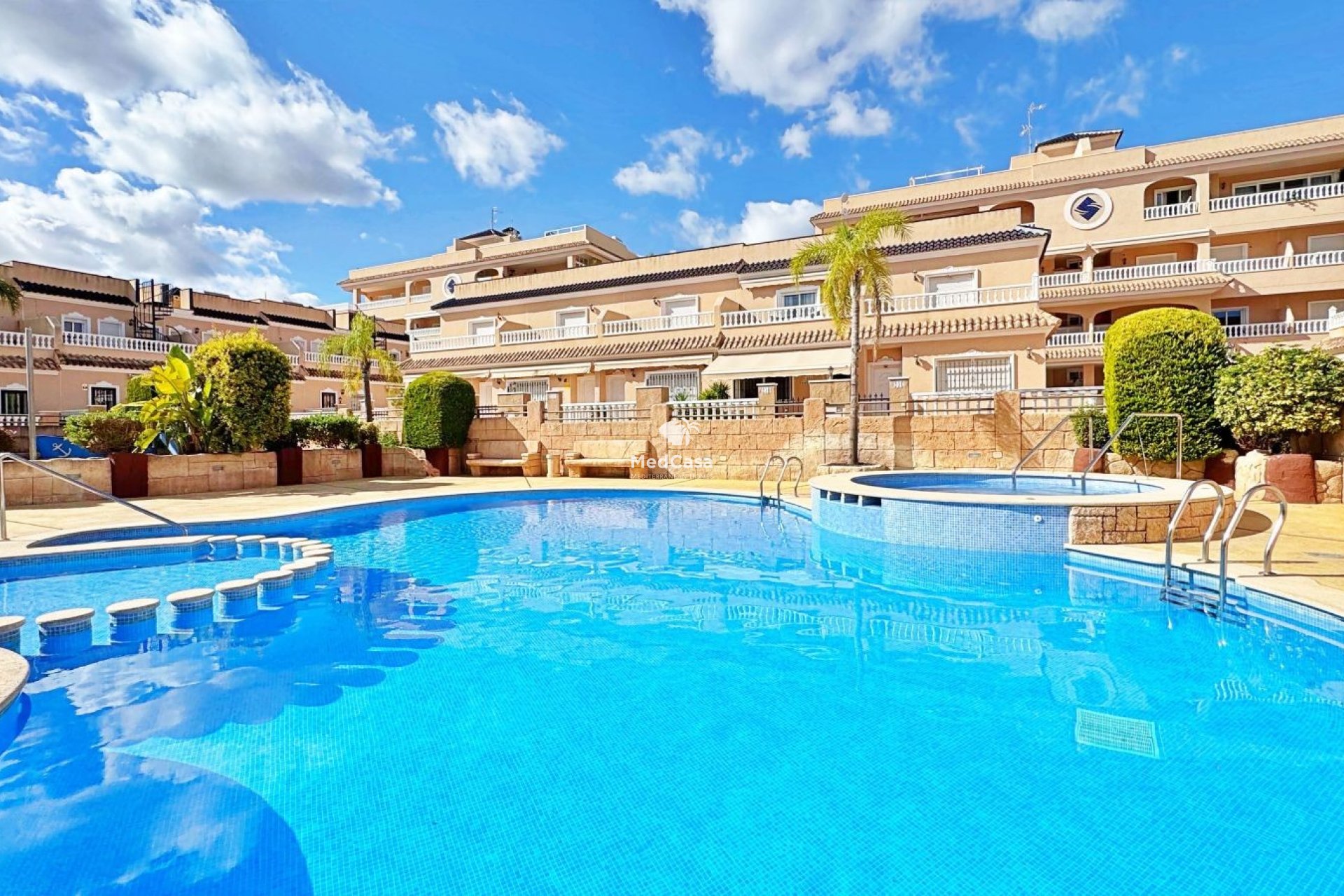 Segunda mano - Adosado esquina -
Orihuela Costa - Villamartín
