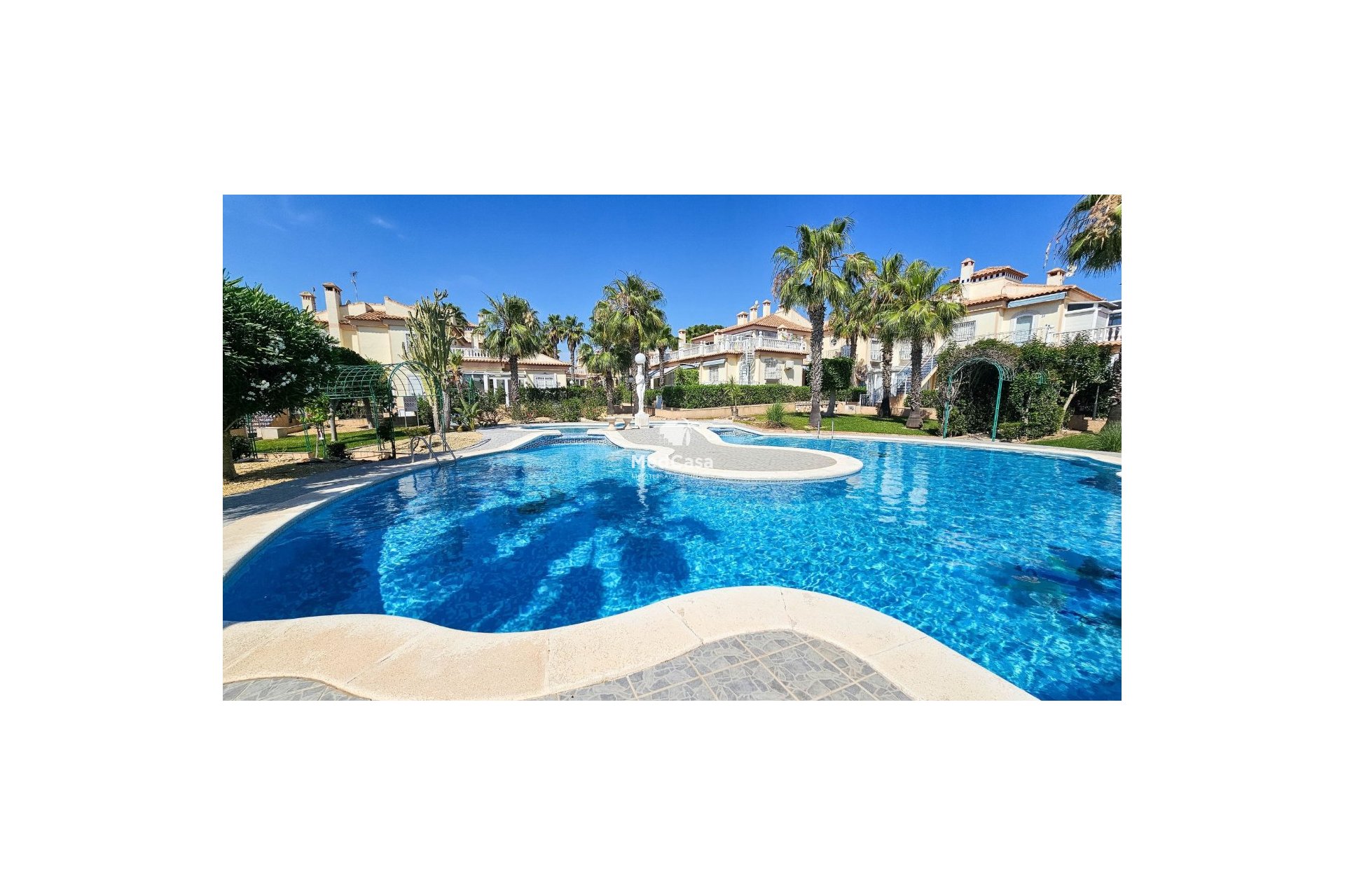 Segunda mano - Adosado -
Torrevieja - Los Balcones - Los Altos del Edén