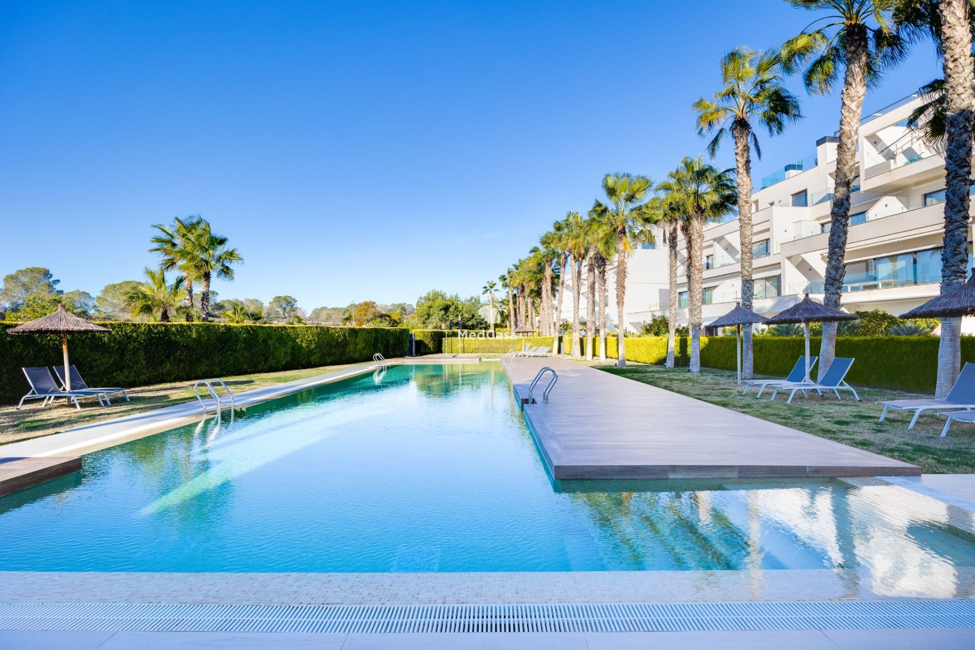 Segunda mano - Apartamento planta baja -
Golf Las Colinas