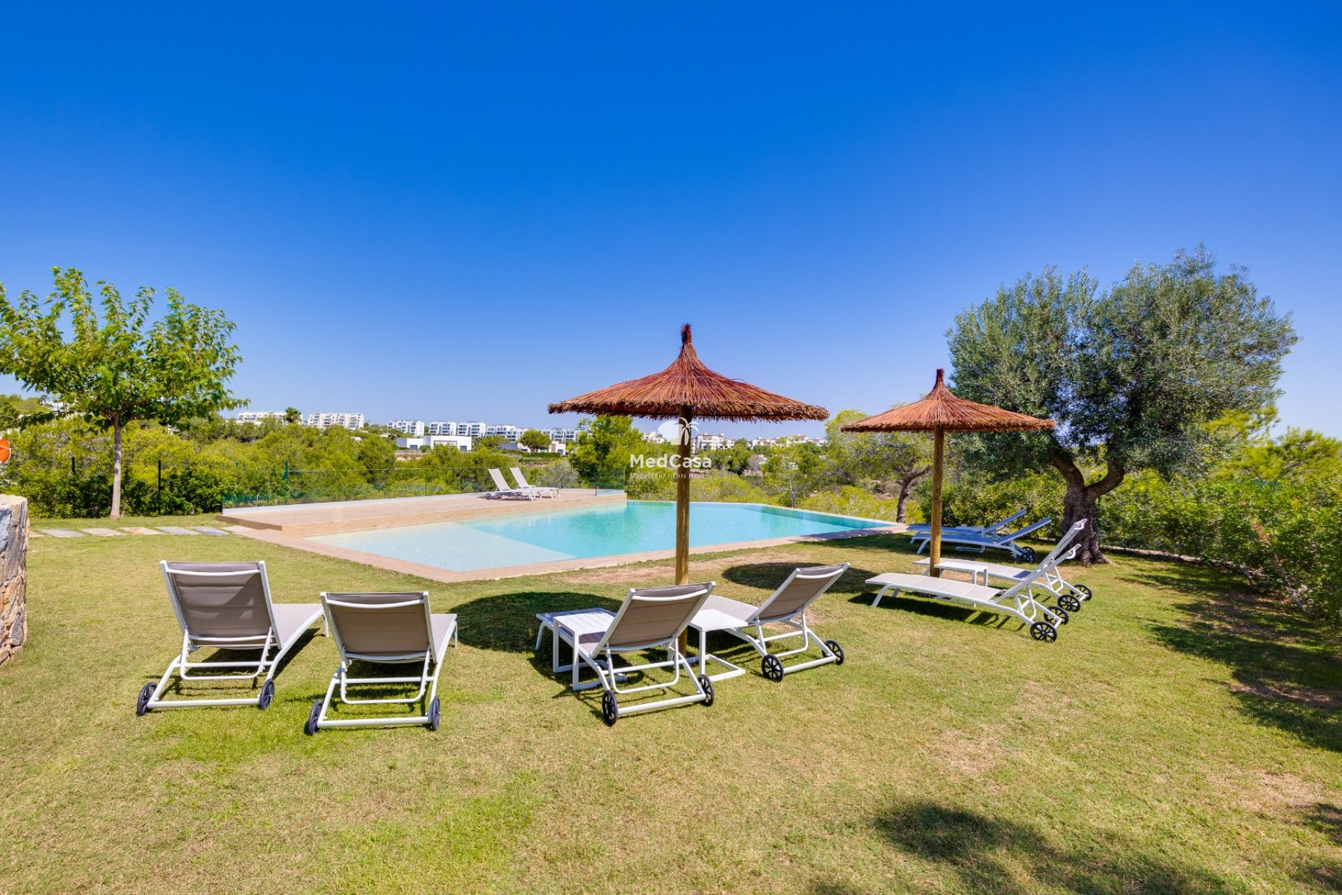 Segunda mano - Apartamento planta baja -
Golf Las Colinas