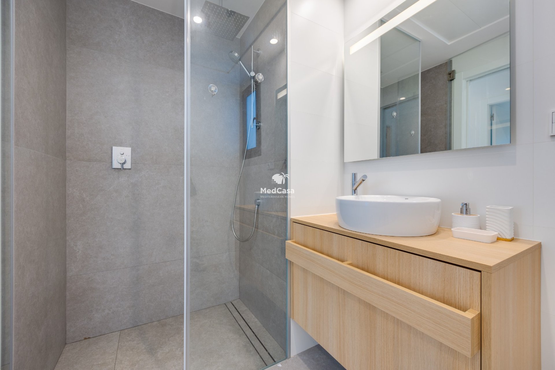 Segunda mano - Apartamento planta baja -
Golf Las Colinas