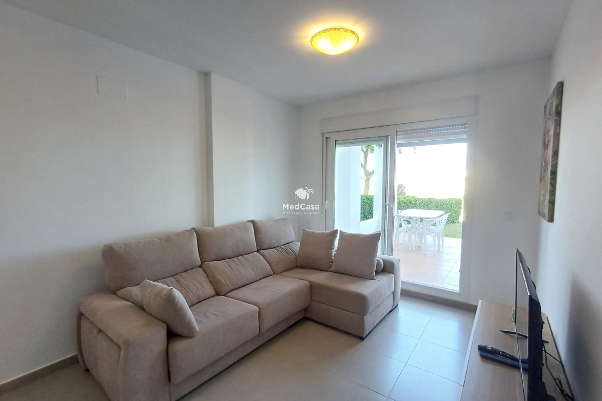Segunda mano - Apartamento planta baja -
Roldan