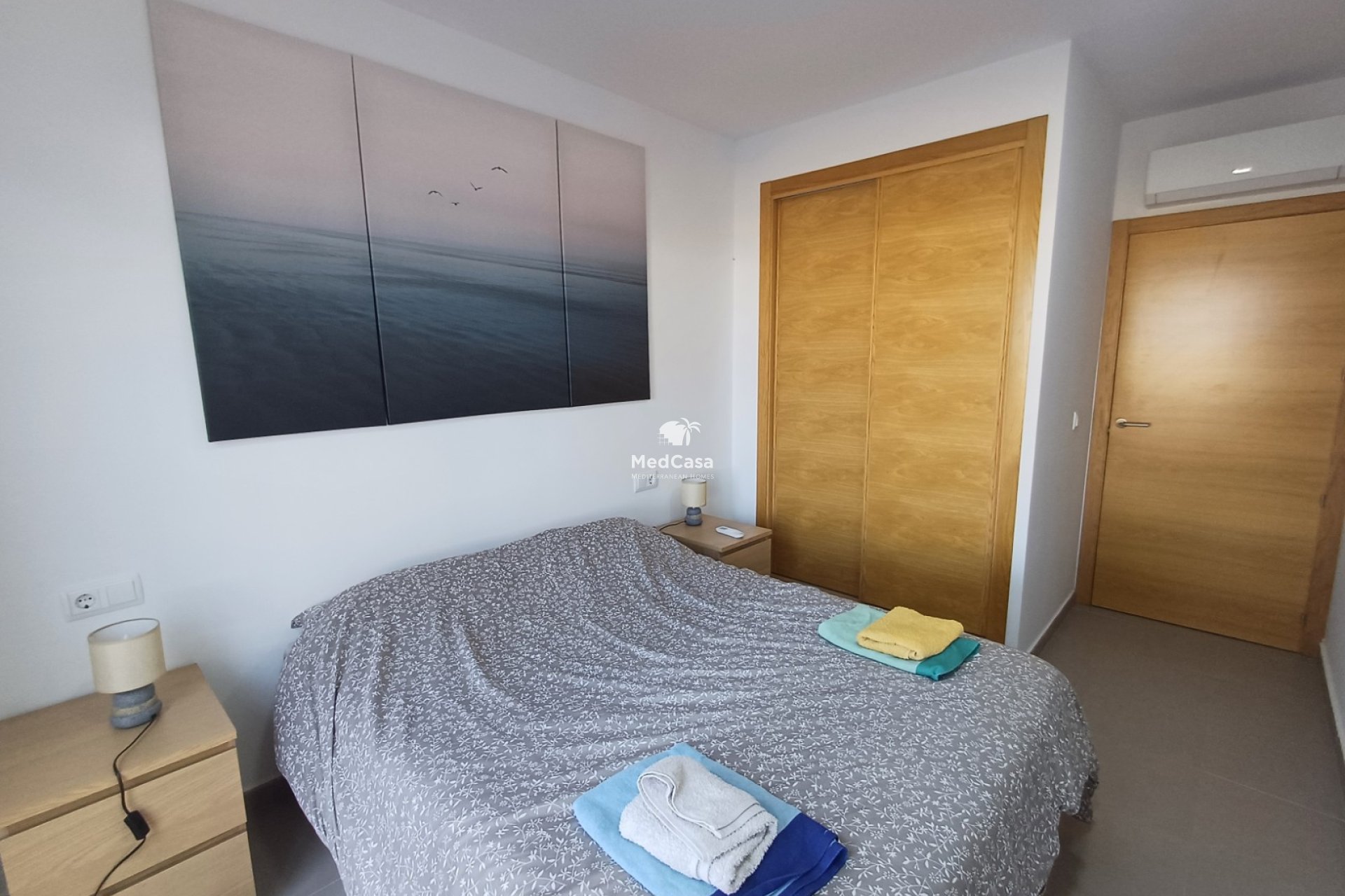 Segunda mano - Apartamento planta baja -
Roldan