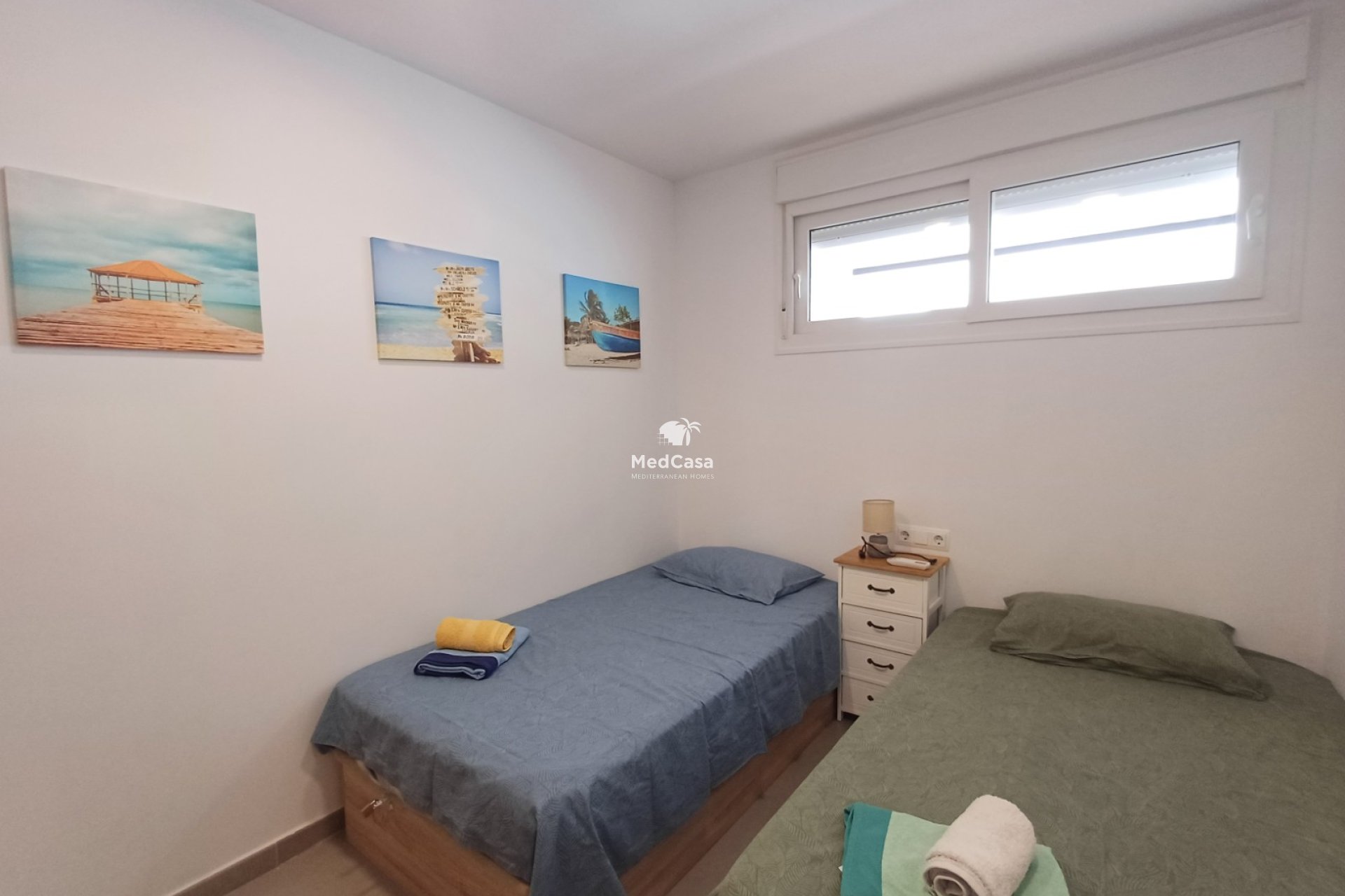 Segunda mano - Apartamento planta baja -
Roldan