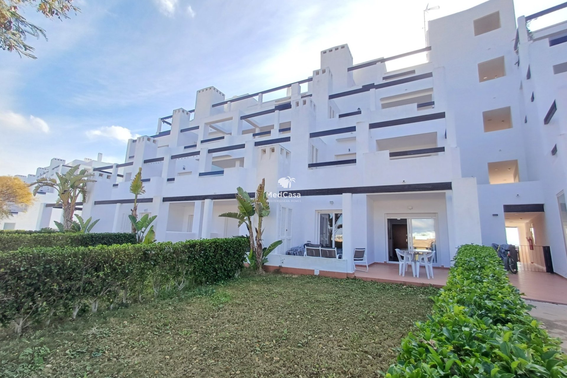 Segunda mano - Apartamento planta baja -
Roldan