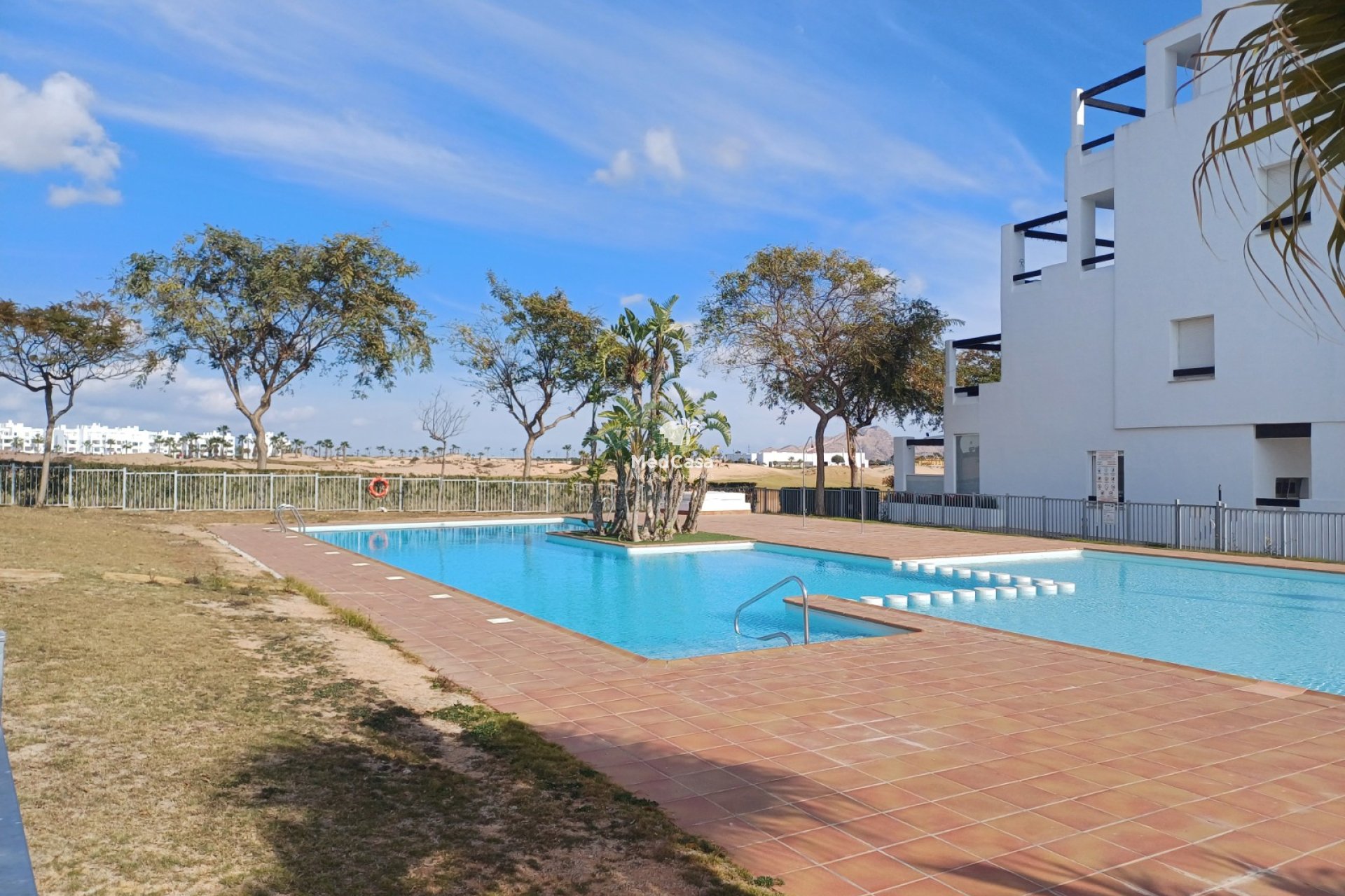 Segunda mano - Apartamento planta baja -
Roldan