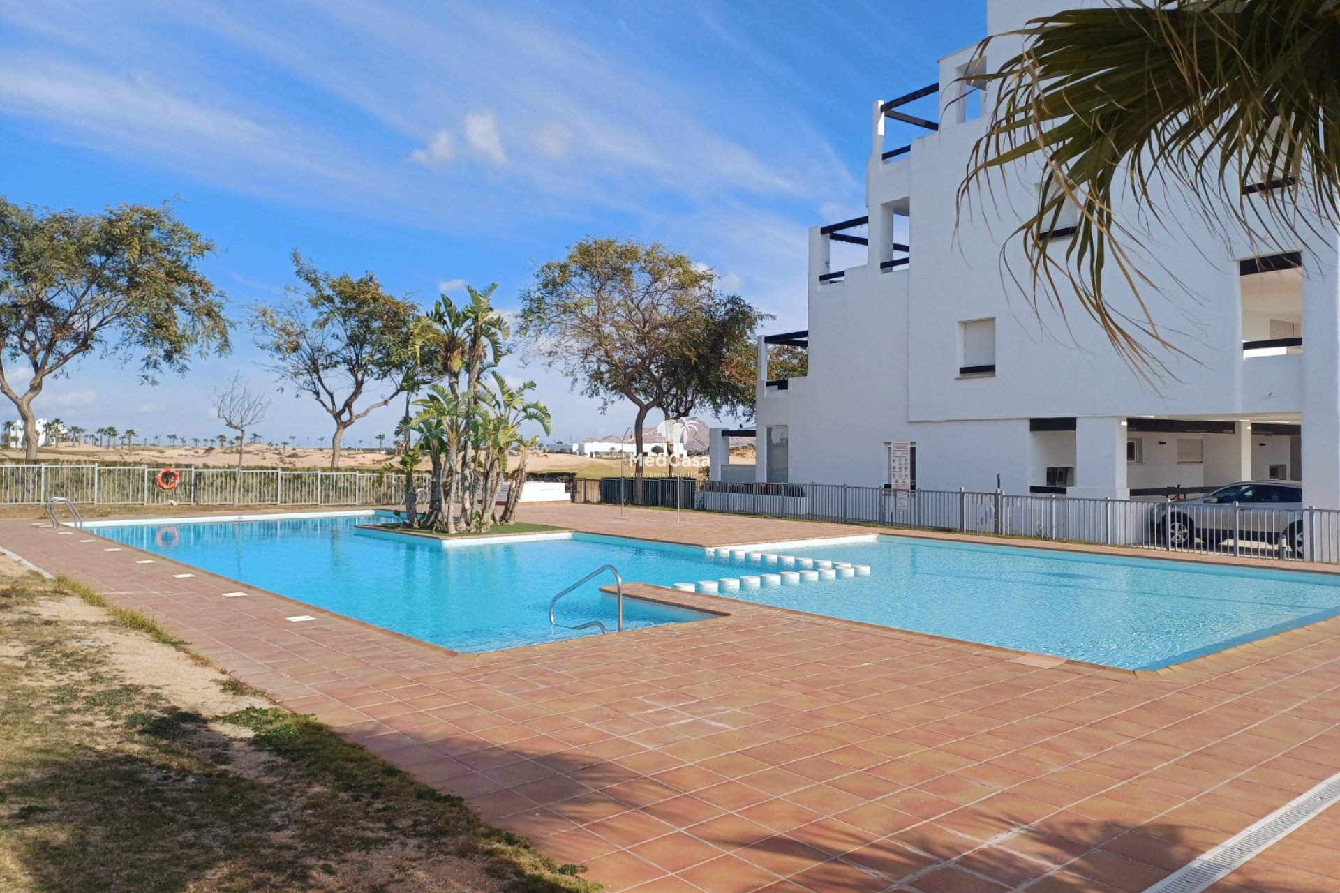 Segunda mano - Apartamento planta baja -
Roldan