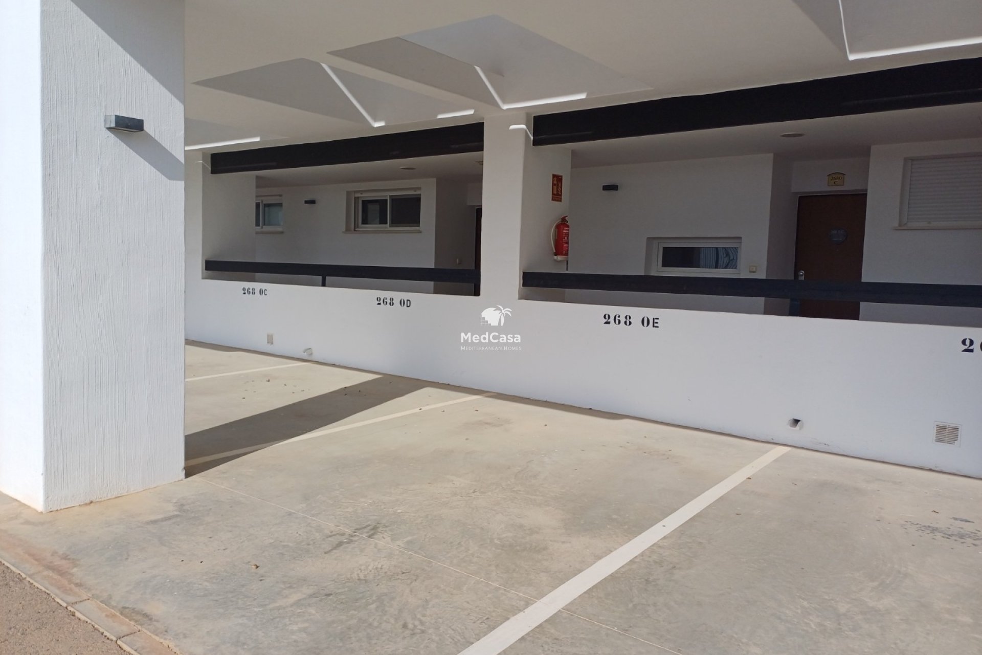 Segunda mano - Apartamento planta baja -
Roldan