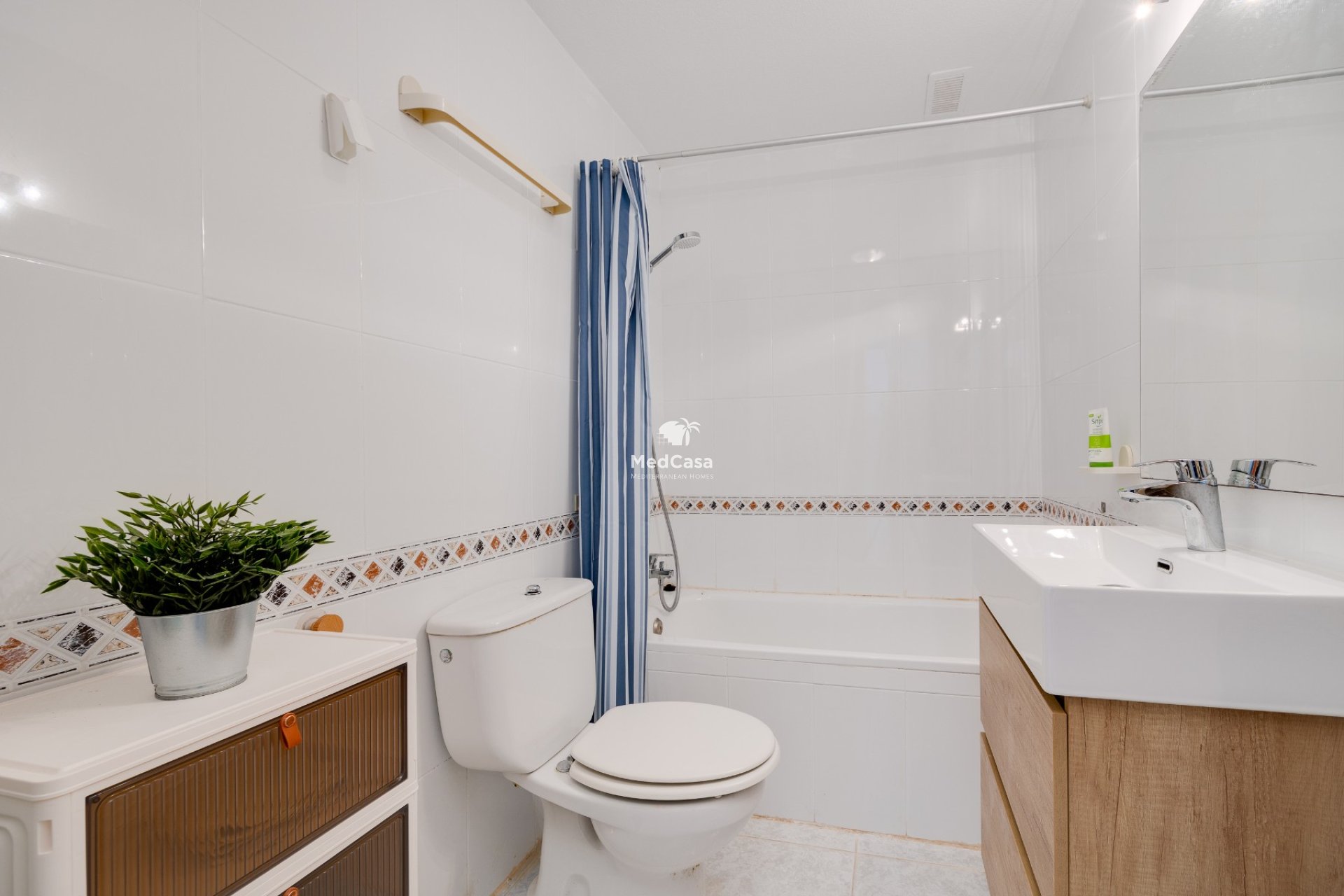 Segunda mano - Apartamento planta baja -
Torrevieja