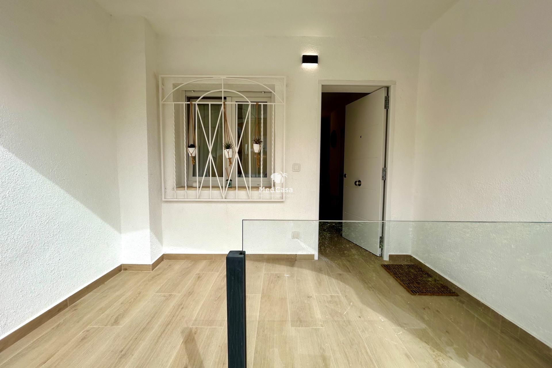 Segunda mano - Apartamento -
San Miguel de Salinas - Las filipinas