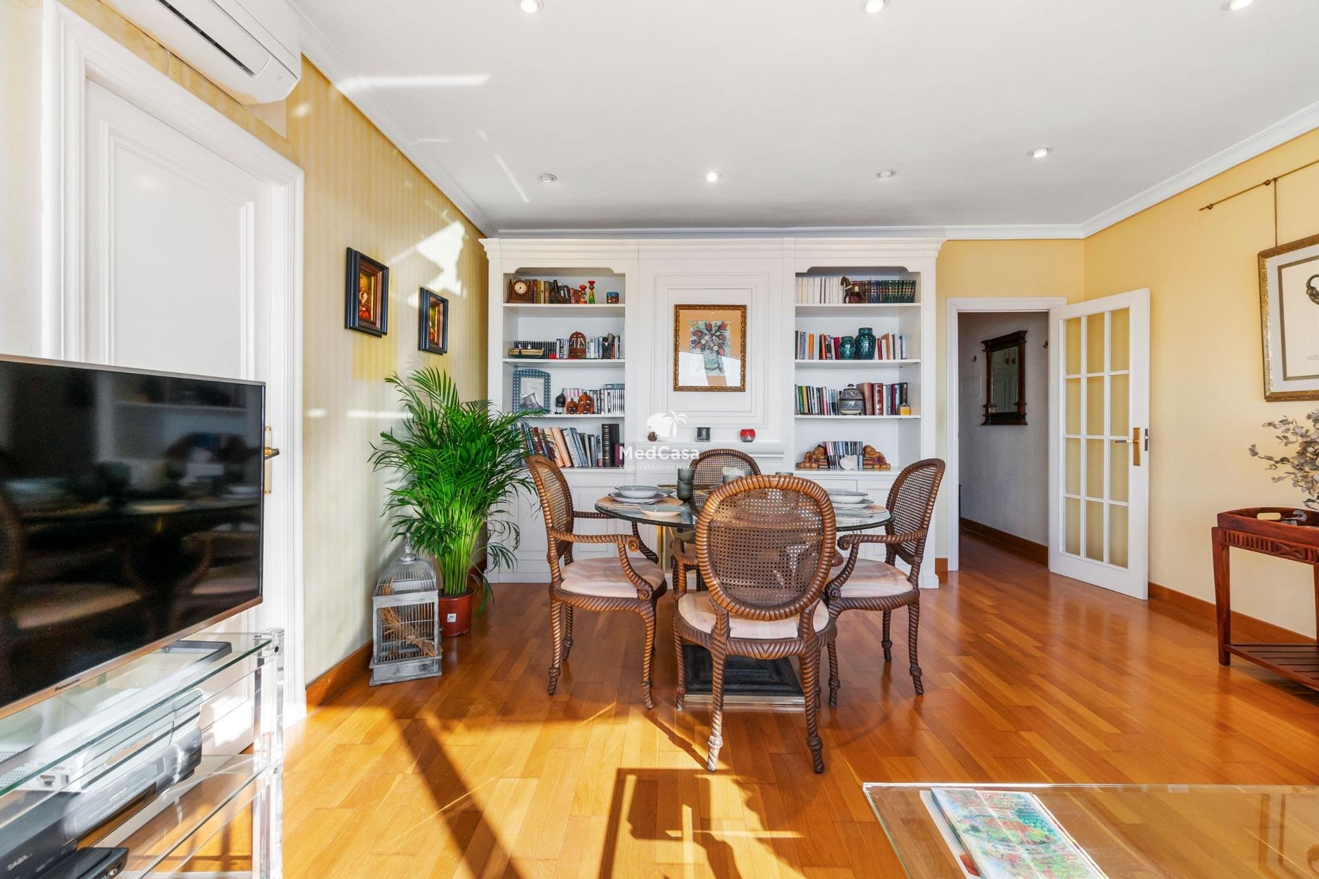 Segunda mano - Apartamento -
Torrevieja - Centro - Muelle Pesquero