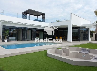 Villa - Neubau -
            Golf La Finca - CBS-822