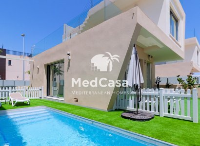 Villa - Resale - Pilar de la Horadada - Pueblo Latino