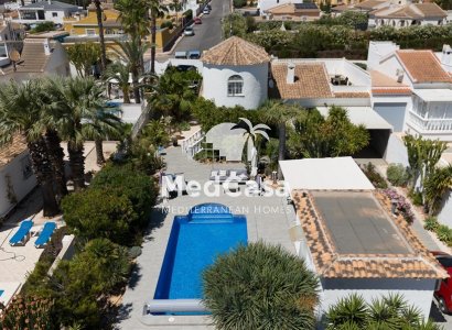 Villa - Wiederverkauf -
            Torrevieja - LCB-1