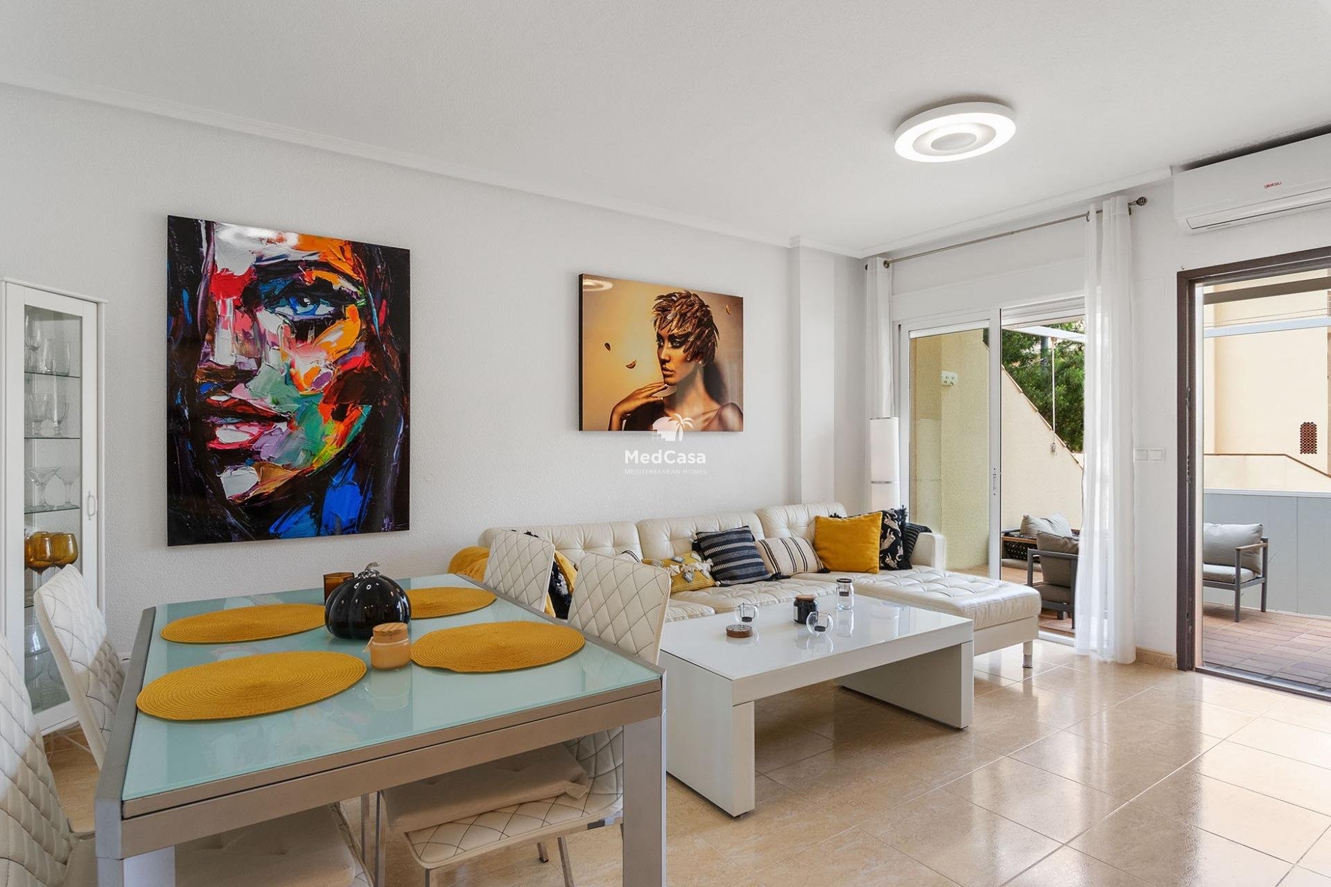 Wiederverkauf - Apartment -
Orihuela Costa - Campoamor