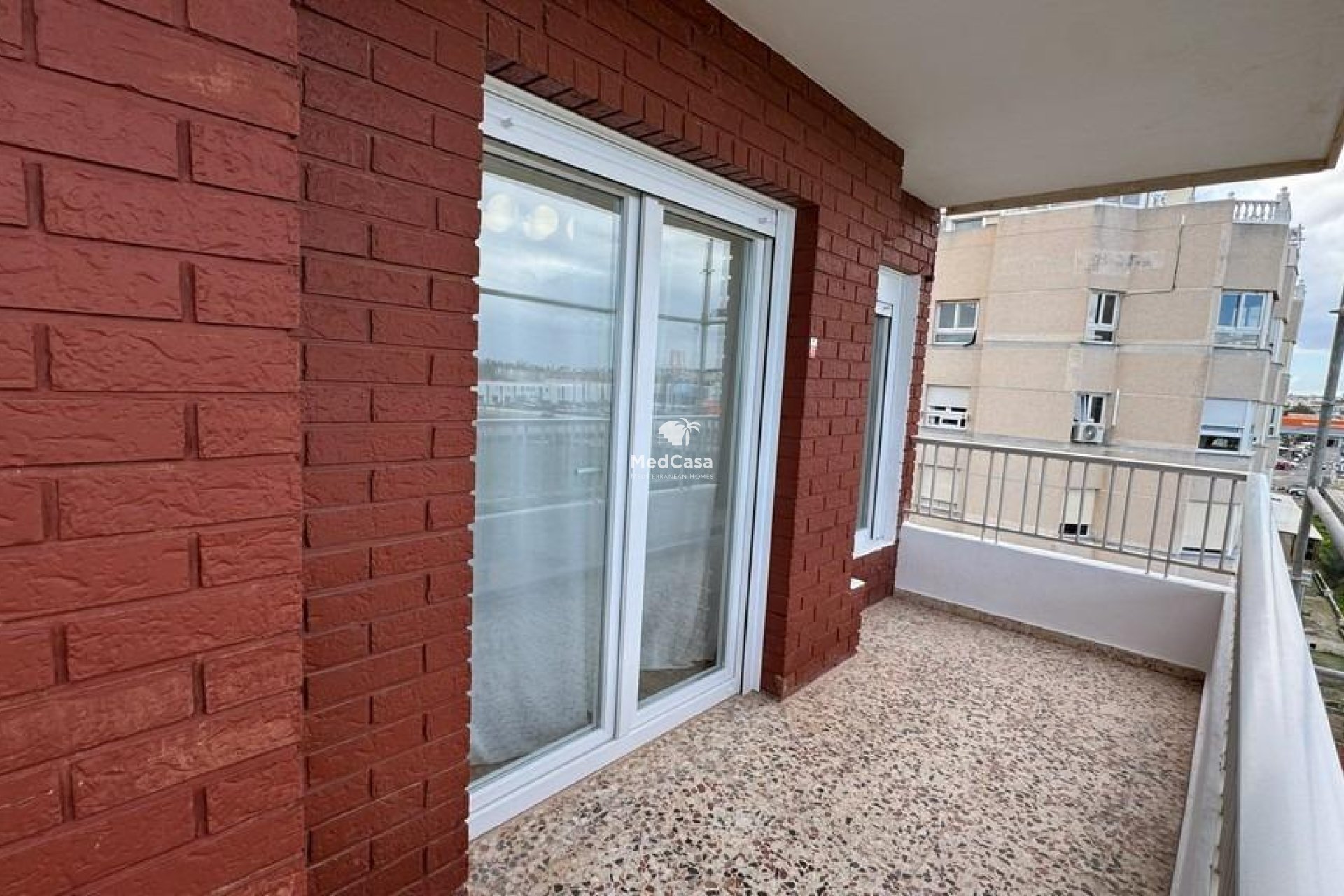 Wiederverkauf - Apartment -
Torrevieja - Punta prima