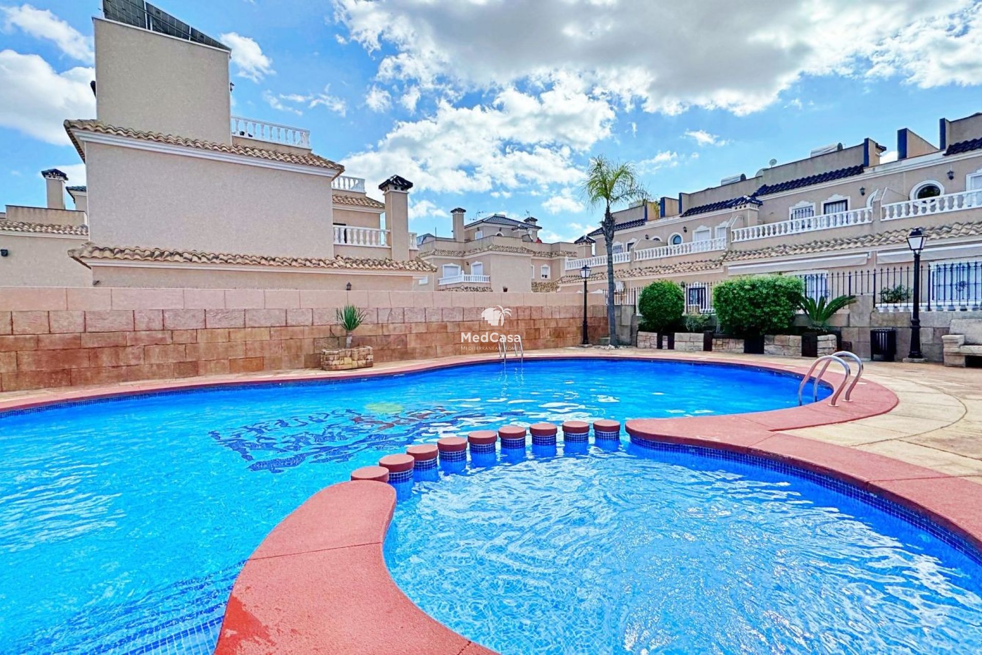 Wiederverkauf - Eckreihenhaus -
Orihuela Costa - Villamartín