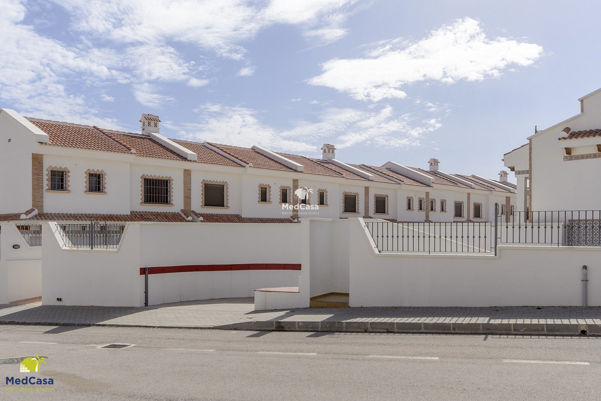 Wiederverkauf - Reihenhaus -
San Miguel de Salinas