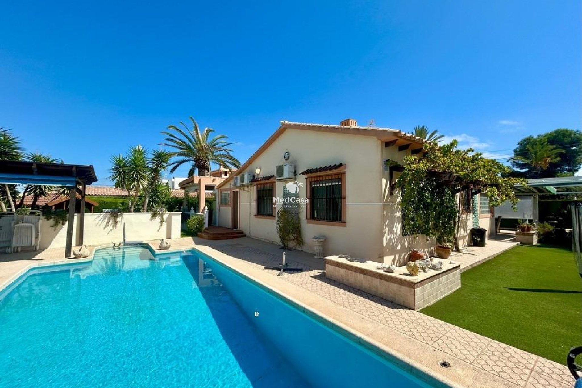 Wiederverkauf - Villa -
Orihuela Costa - Aguamarina