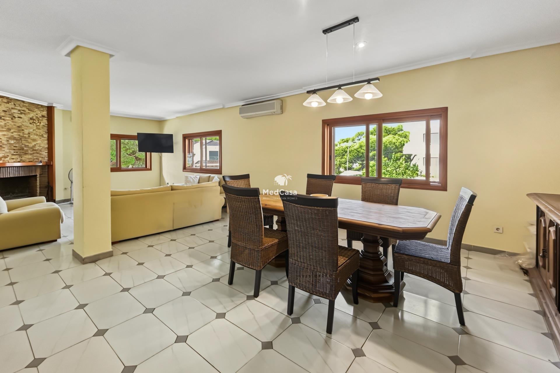 Wiederverkauf - Villa -
Orihuela Costa - Campoamor