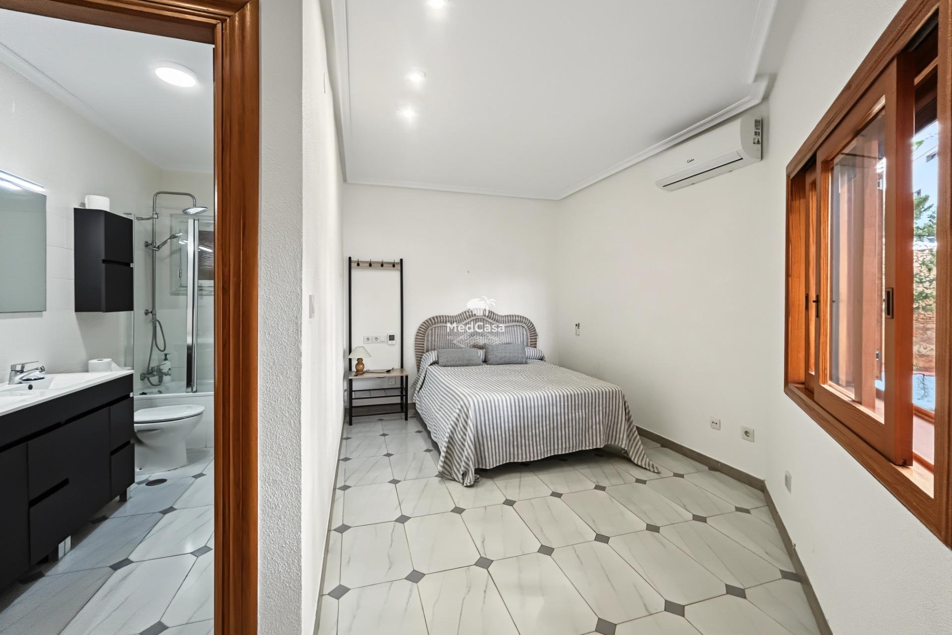 Wiederverkauf - Villa -
Orihuela Costa - Campoamor