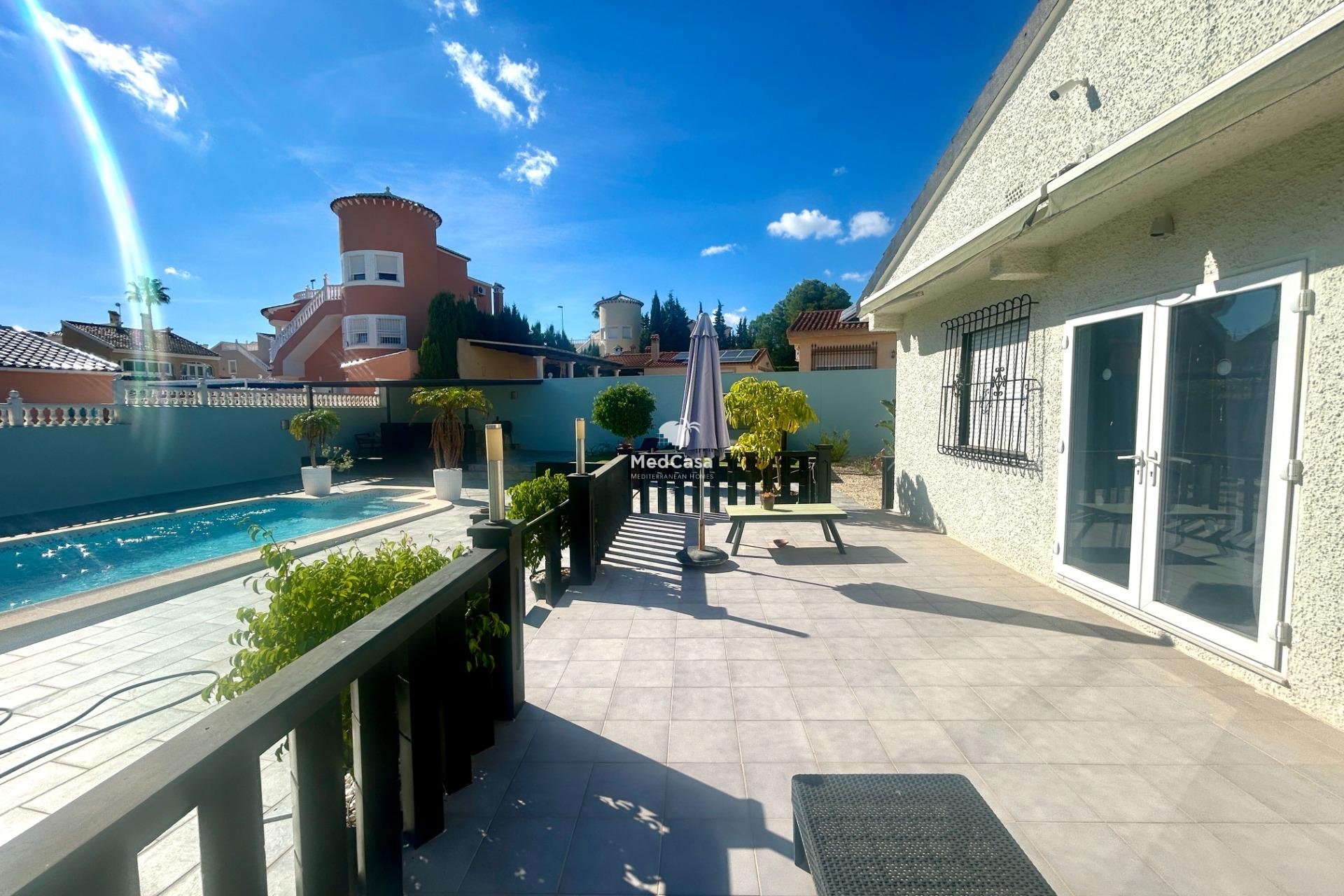 Wiederverkauf - Villa -
Pilar de la Horadada - Pinar de Campoverde