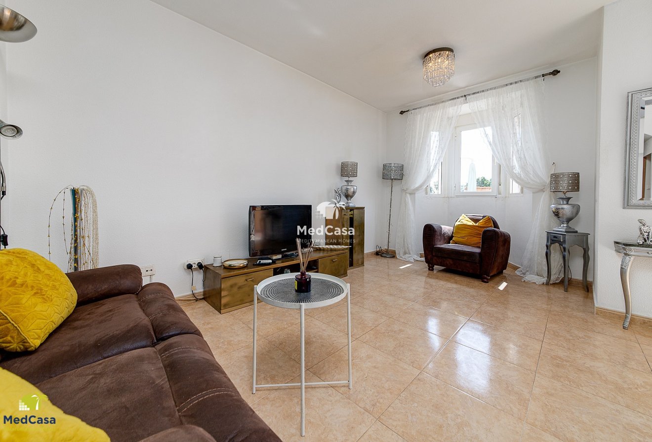 Resale - Corner Townhouse -
Orihuela Costa