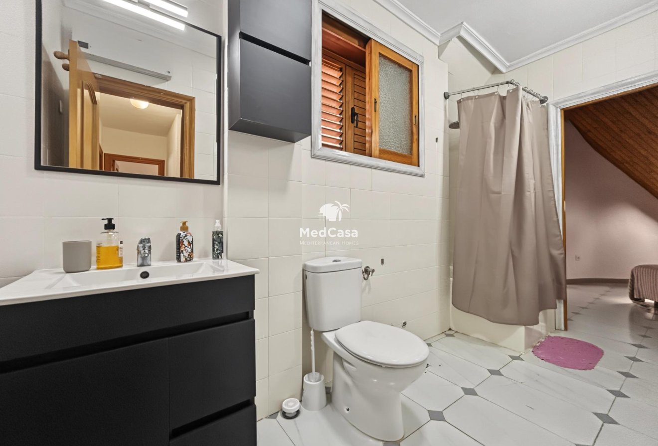 Wiederverkauf - Villa -
Orihuela Costa - Campoamor
