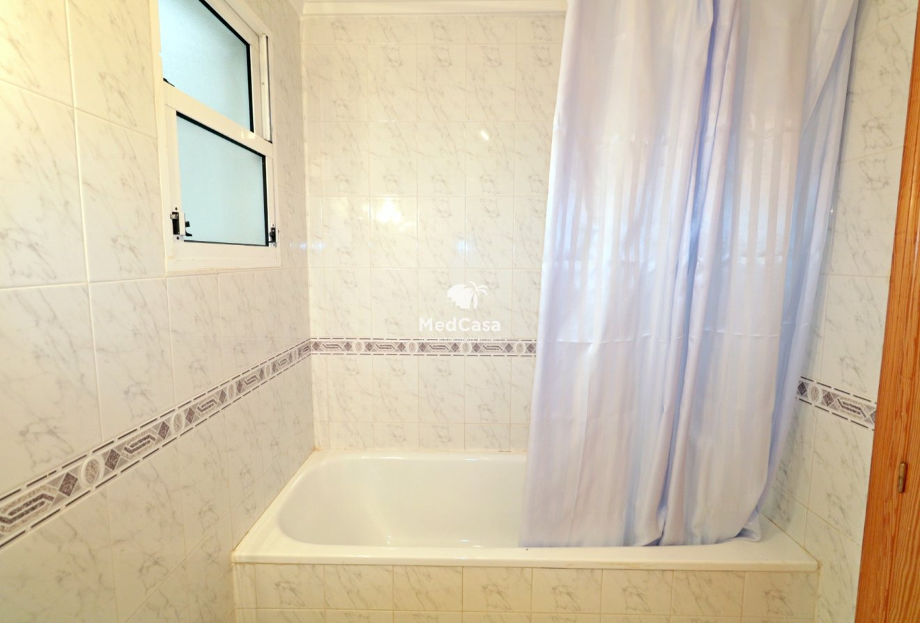 Wiederverkauf - Apartment -
Torrevieja - Playa del Cura