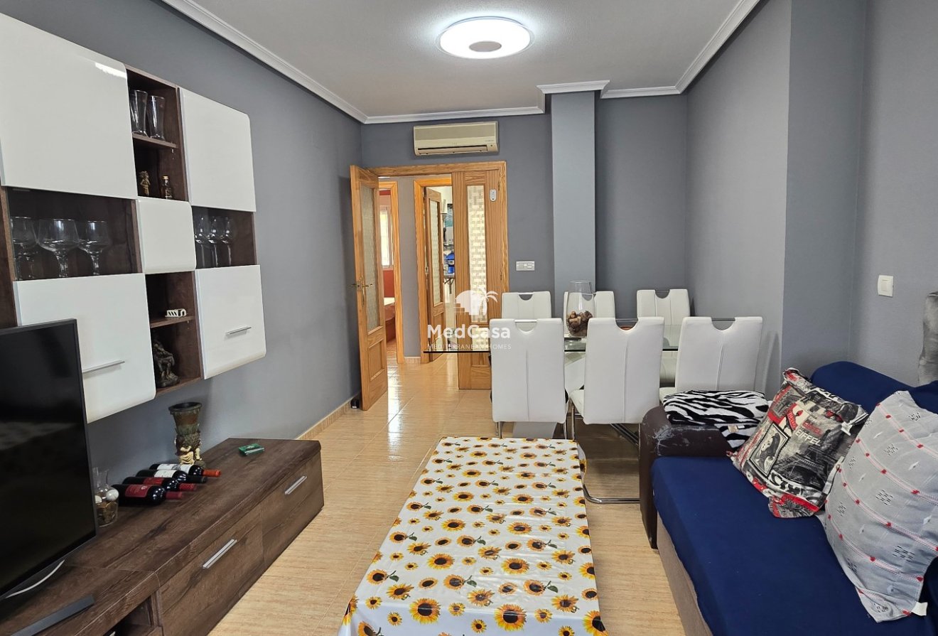 Wiederverkauf - Erdgeschosswohnung -
Formentera del Segura