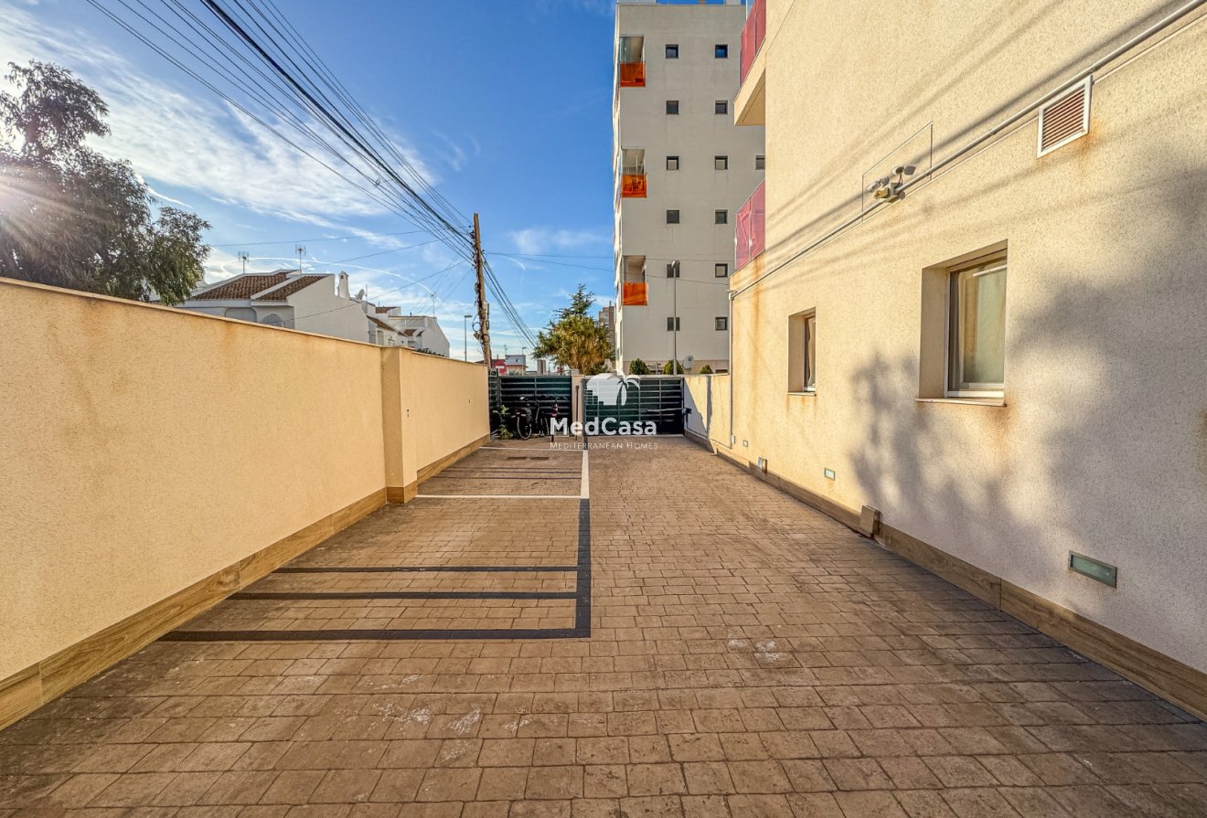 Wiederverkauf - Apartment -
Torrevieja - Nueva Torrevieja