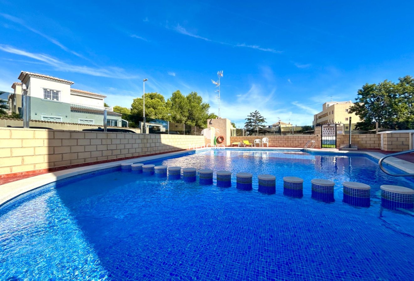 Segunda mano - Apartamento -
Orihuela Costa - Lomas de Don Juan