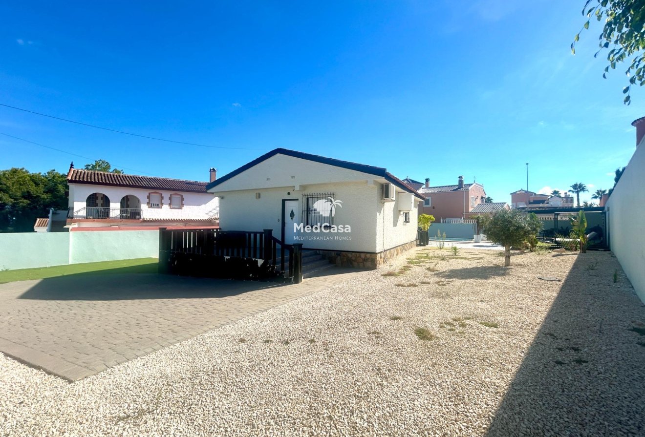 Wiederverkauf - Villa -
Pilar de la Horadada - Pinar de Campoverde