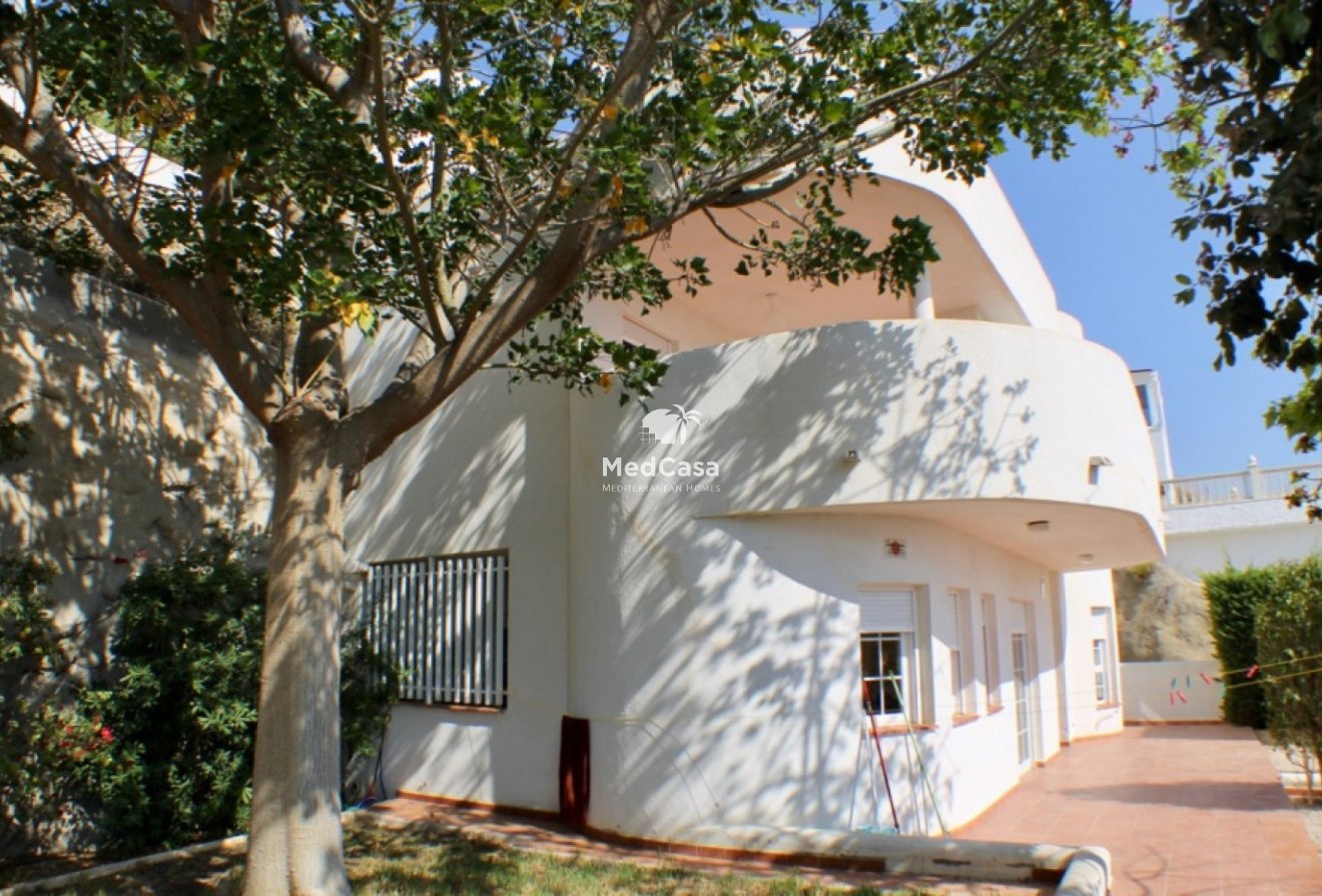 Wiederverkauf - Villa -
Villajoyosa - Montiboli