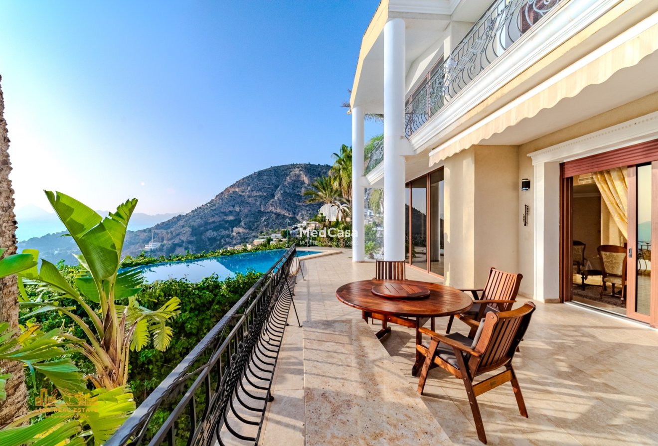Wiederverkauf - Villa -
Altea